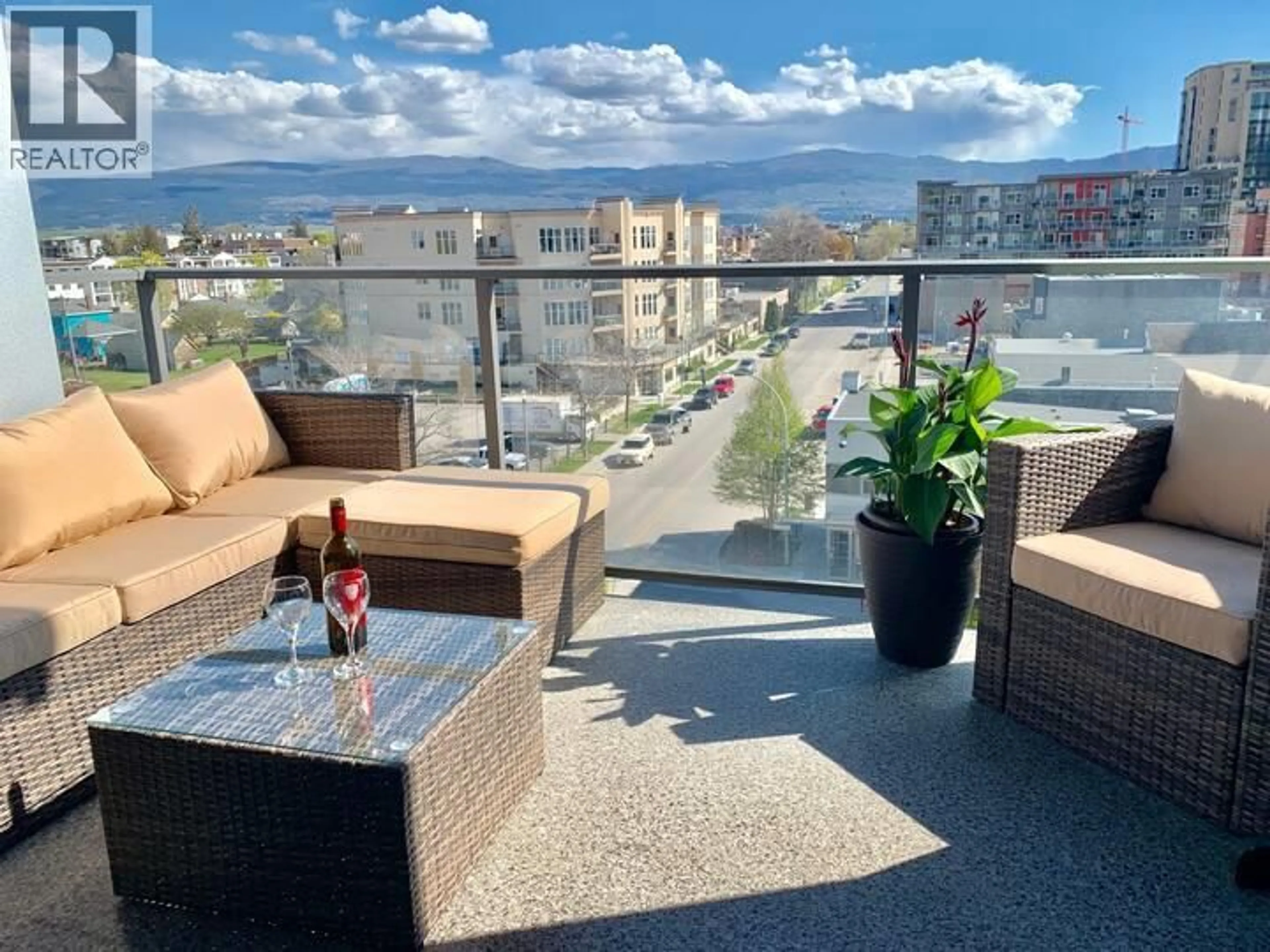 Balcony in the apartment, unknown for 508 - 1290 ST. PAUL STREET, Kelowna British Columbia V1Y2C9