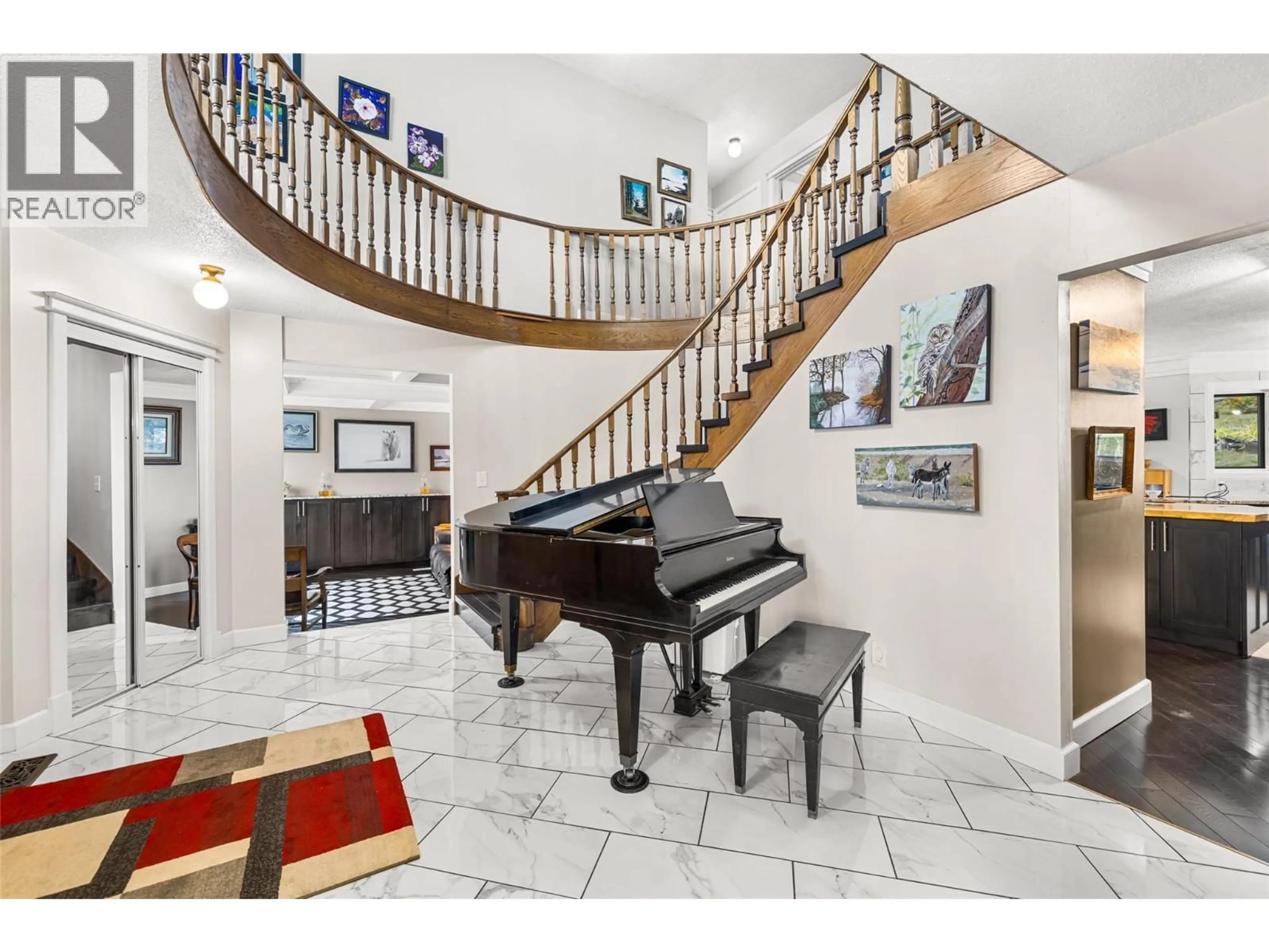 Indoor foyer for 6170 3A HIGHWAY, Creston British Columbia V0B2N1