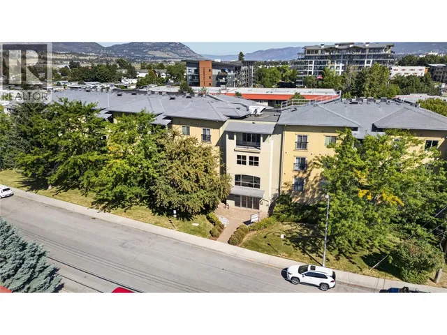 305 - 277 YORKTON AVENUE, Penticton 2