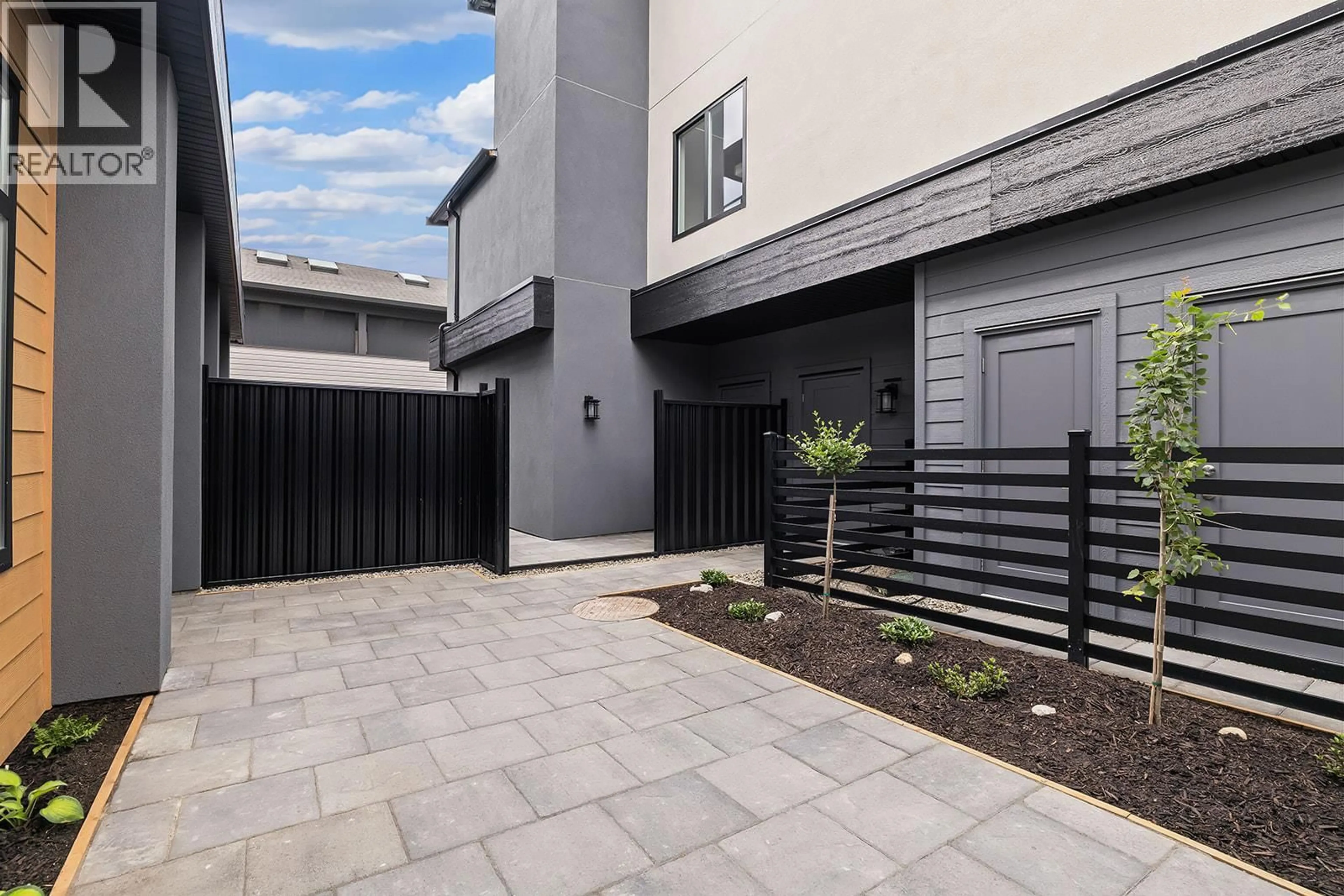 Unknown for 4 - 662 BIRCH AVENUE, Kelowna British Columbia V1Y3H1