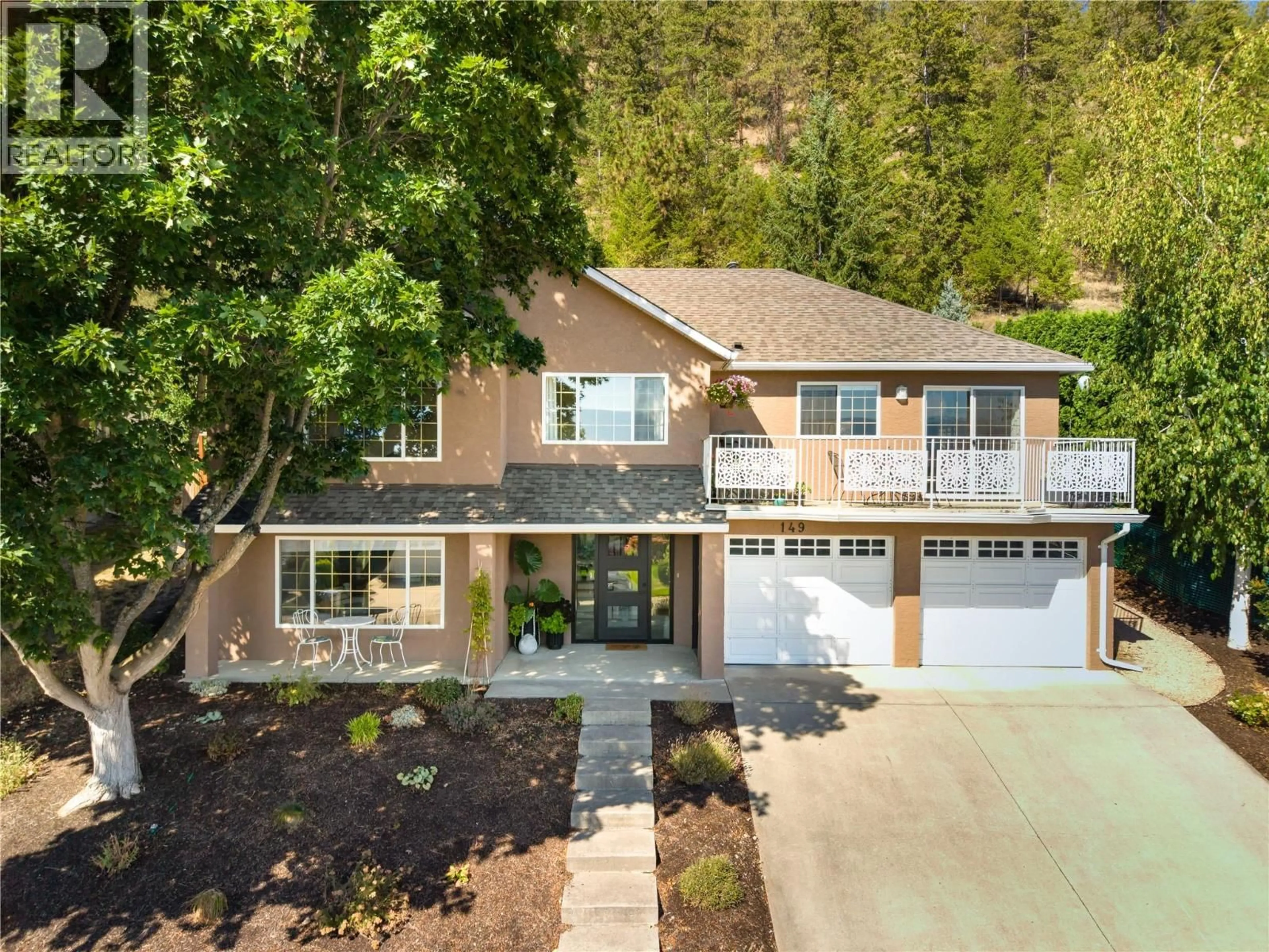 A pic from outside/outdoor area/front of a property/back of a property/a pic from drone, unknown for 149 APPLECREST COURT, Kelowna British Columbia V1V1W6