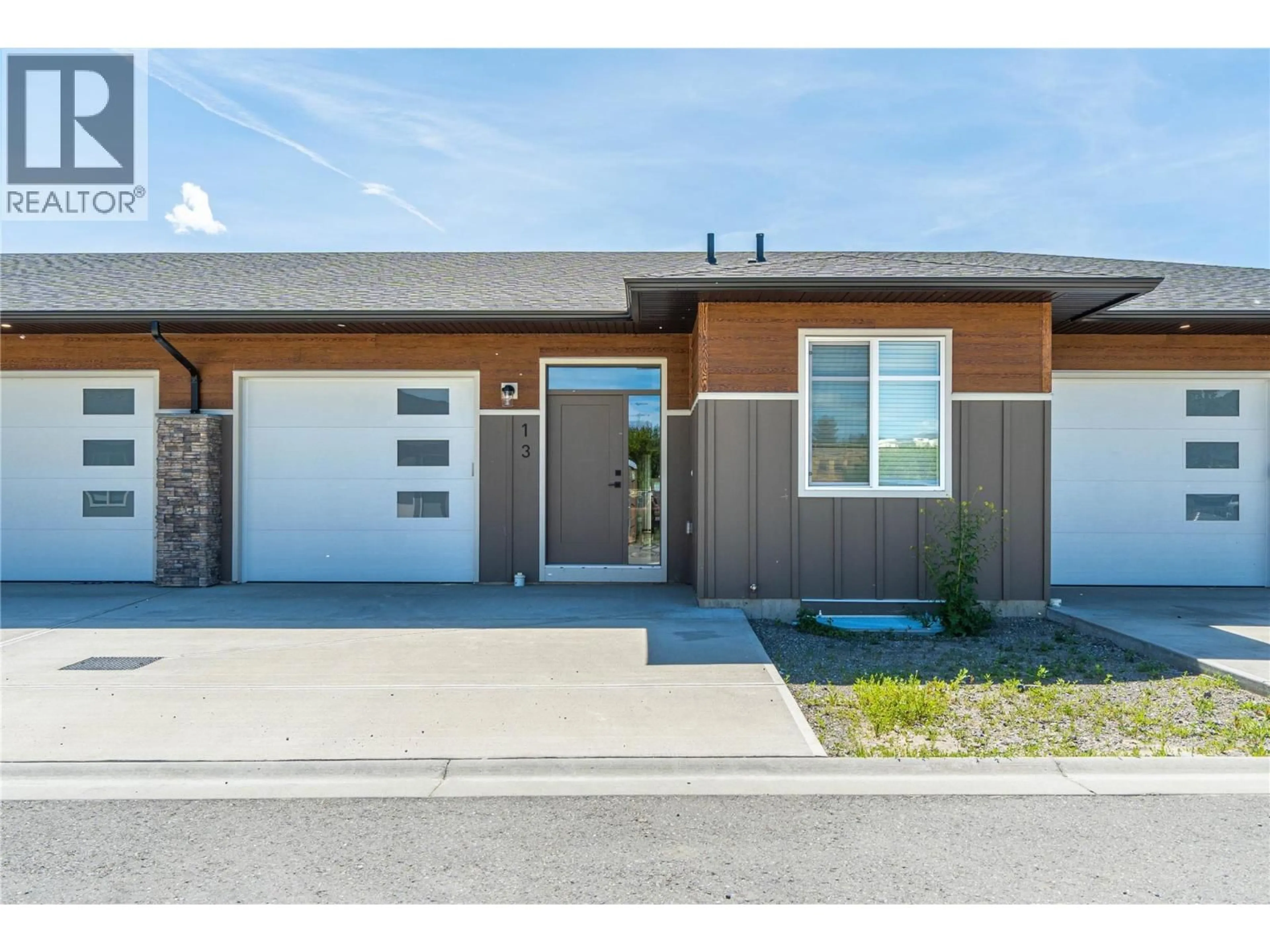 Home with vinyl exterior material, street for 13 - 220 SHEPHERD ROAD, Chase British Columbia V0E1M1