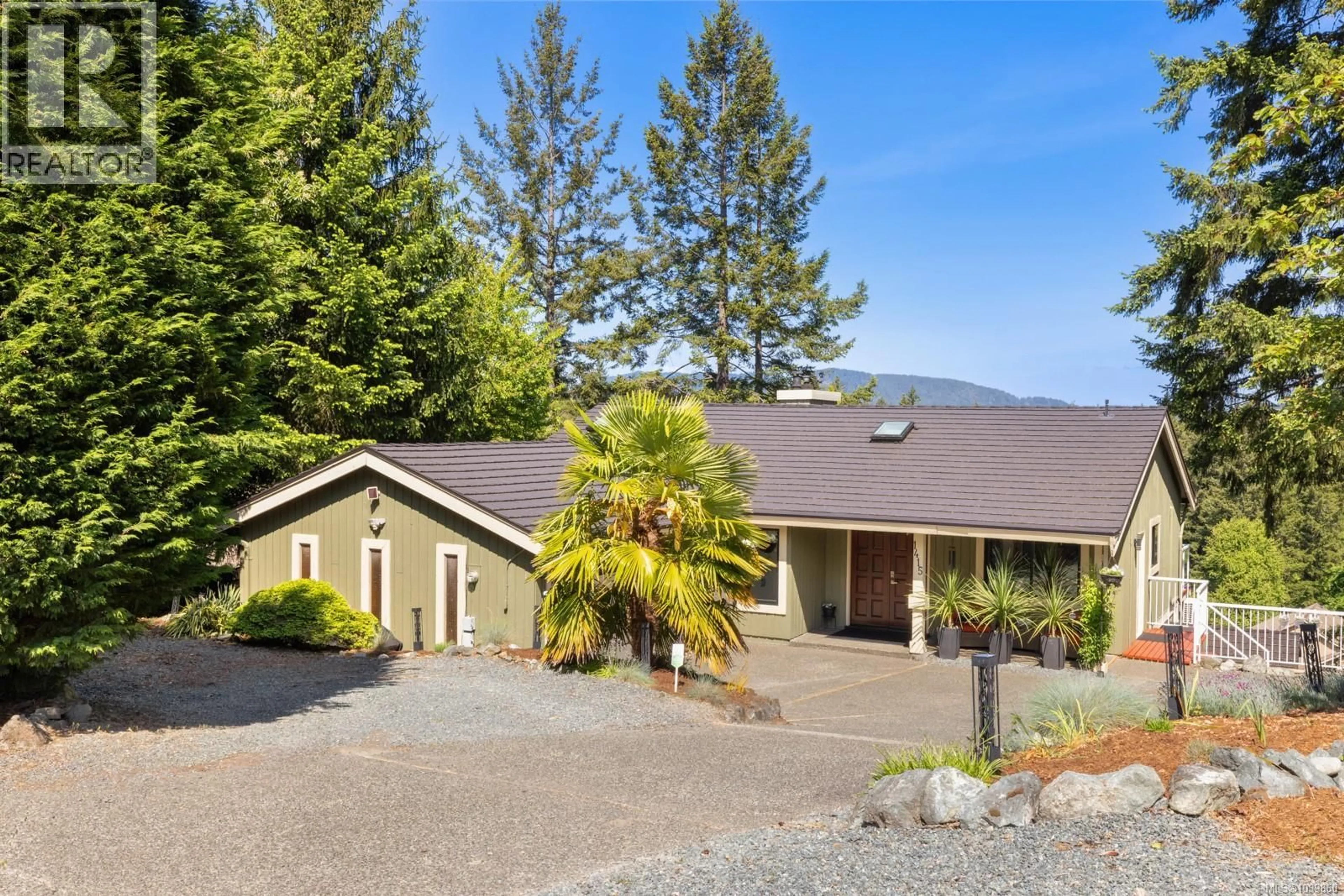 A pic from outside/outdoor area/front of a property/back of a property/a pic from drone, mountain view for 1415 KINGSVIEW ROAD, Duncan British Columbia V9L5P1