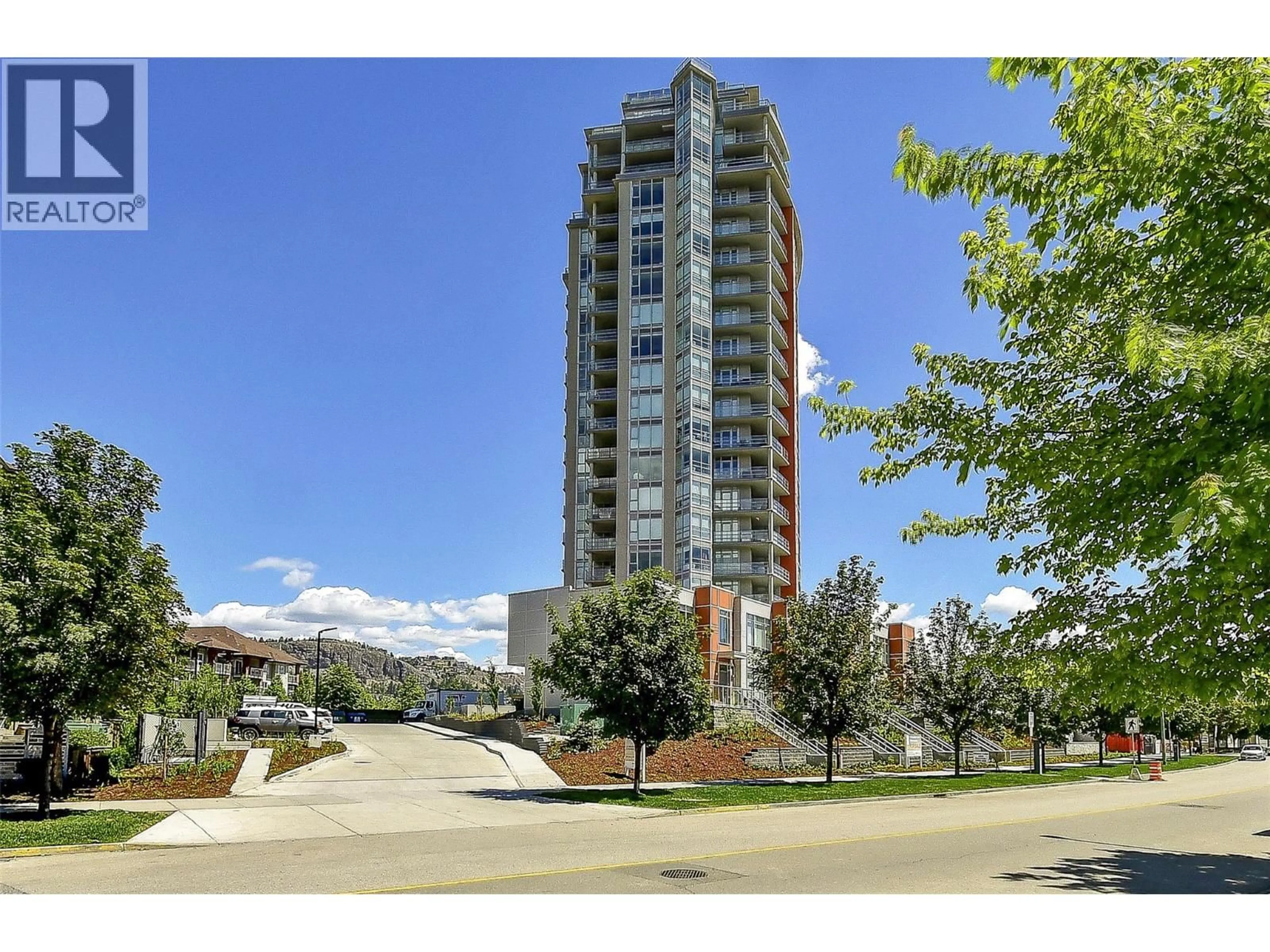 Indoor foyer for 1702 - 1151 SUNSET DRIVE, Kelowna British Columbia V1Y0G2