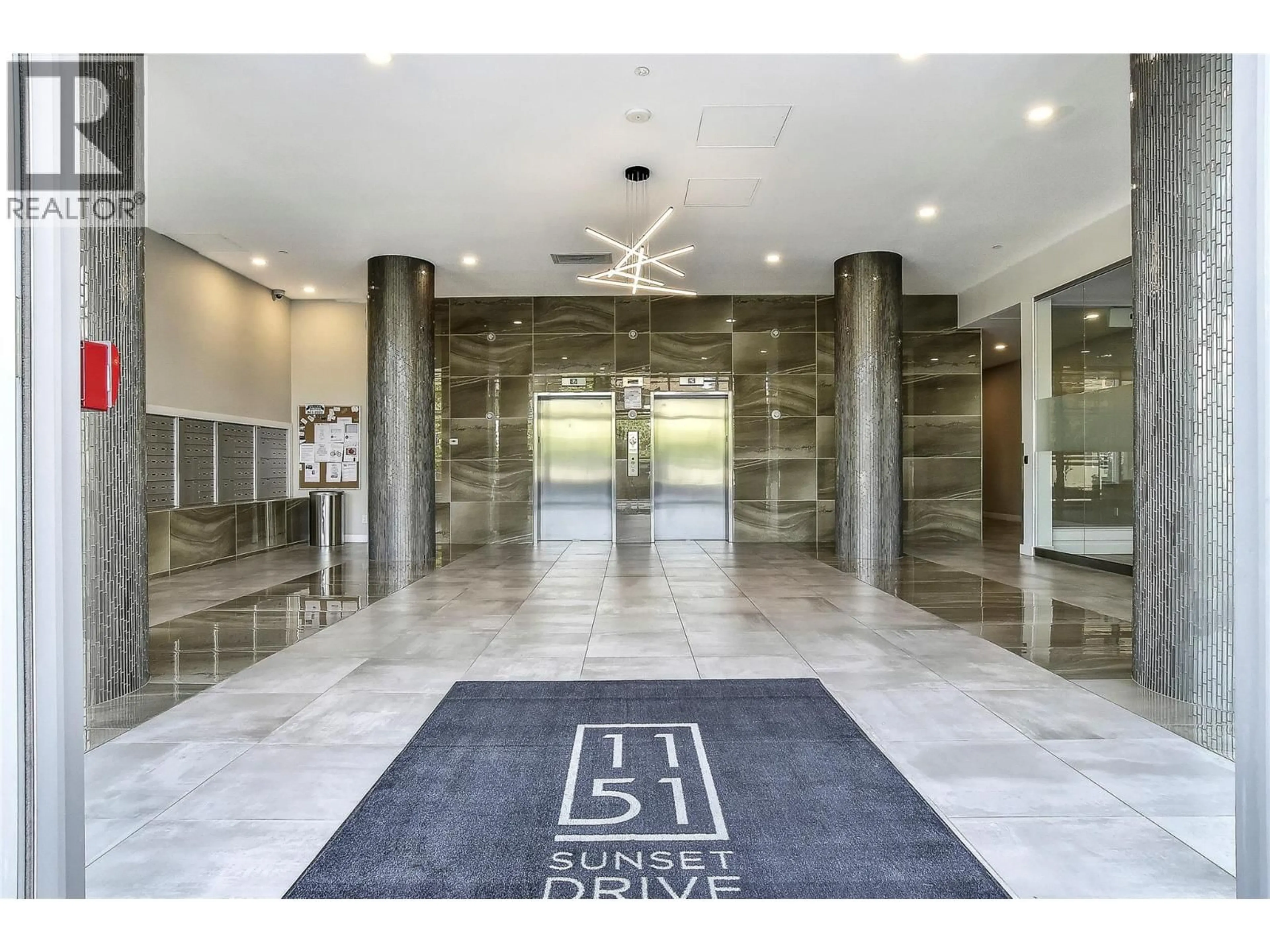 Indoor foyer for 1702 - 1151 SUNSET DRIVE, Kelowna British Columbia V1Y0G2