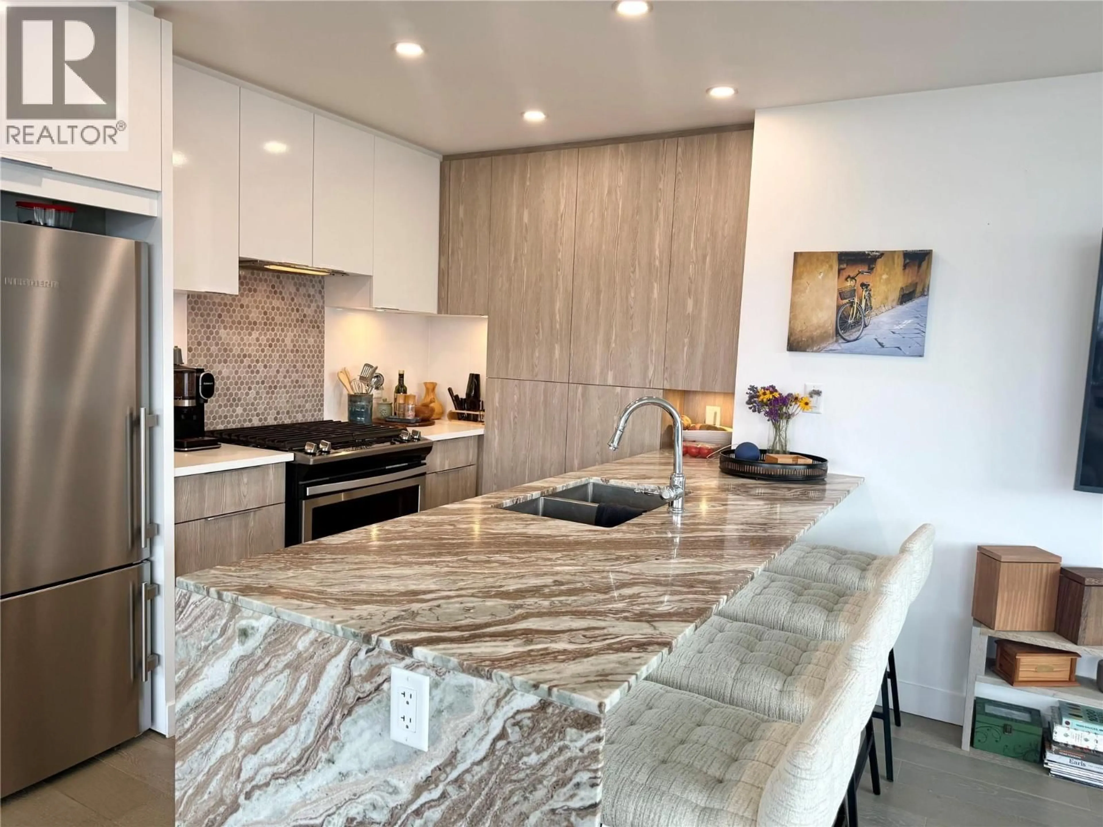 Contemporary kitchen, ceramic/tile floor for 1702 - 1151 SUNSET DRIVE, Kelowna British Columbia V1Y0G2