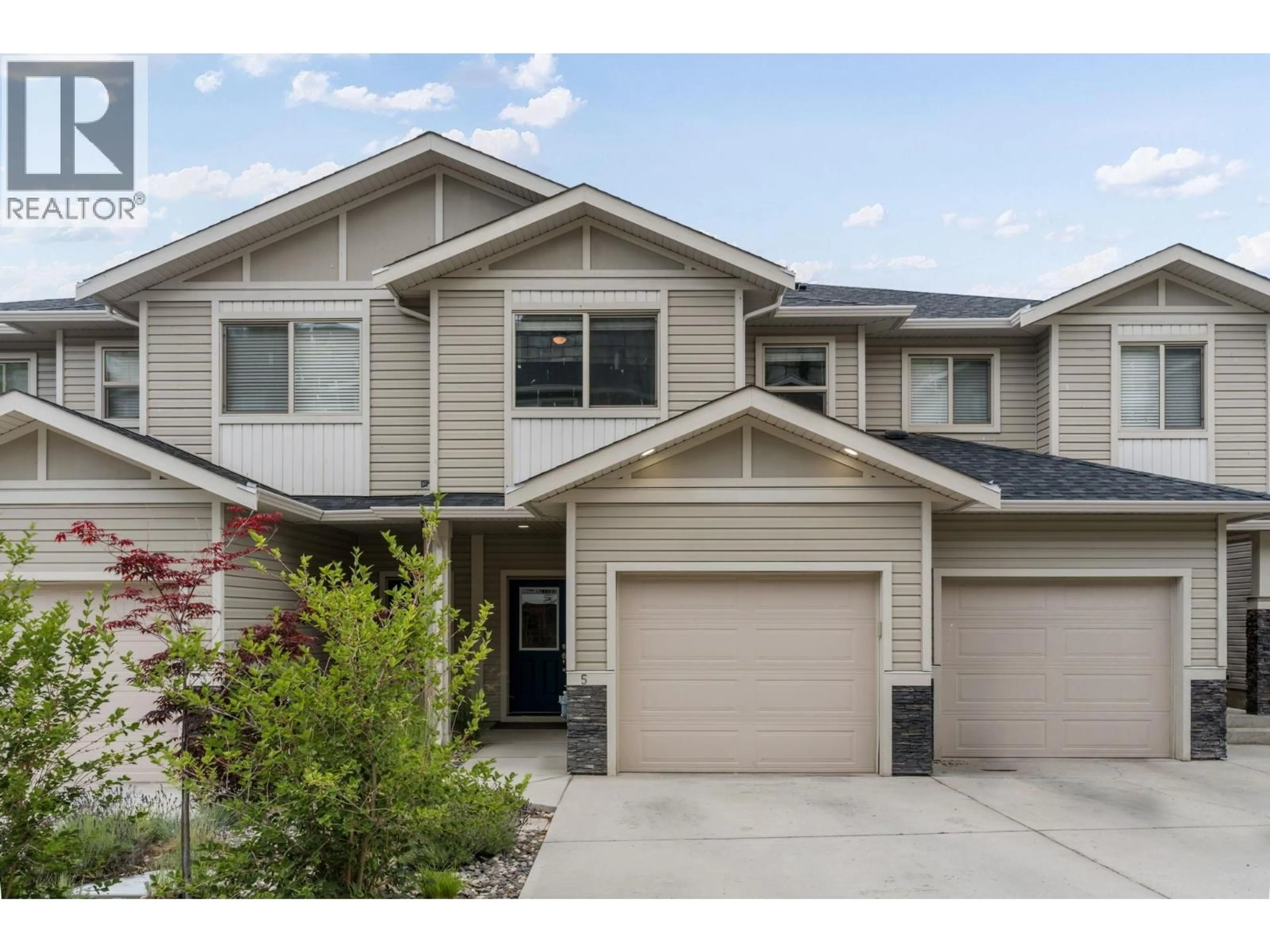 Home with vinyl exterior material, street for 5 - 4700 OKANAGAN AVENUE, Vernon British Columbia V1T9Y7