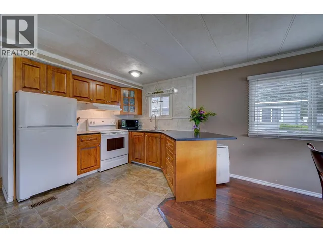 112 - 2400 OAKDALE WAY, Kamloops 2
