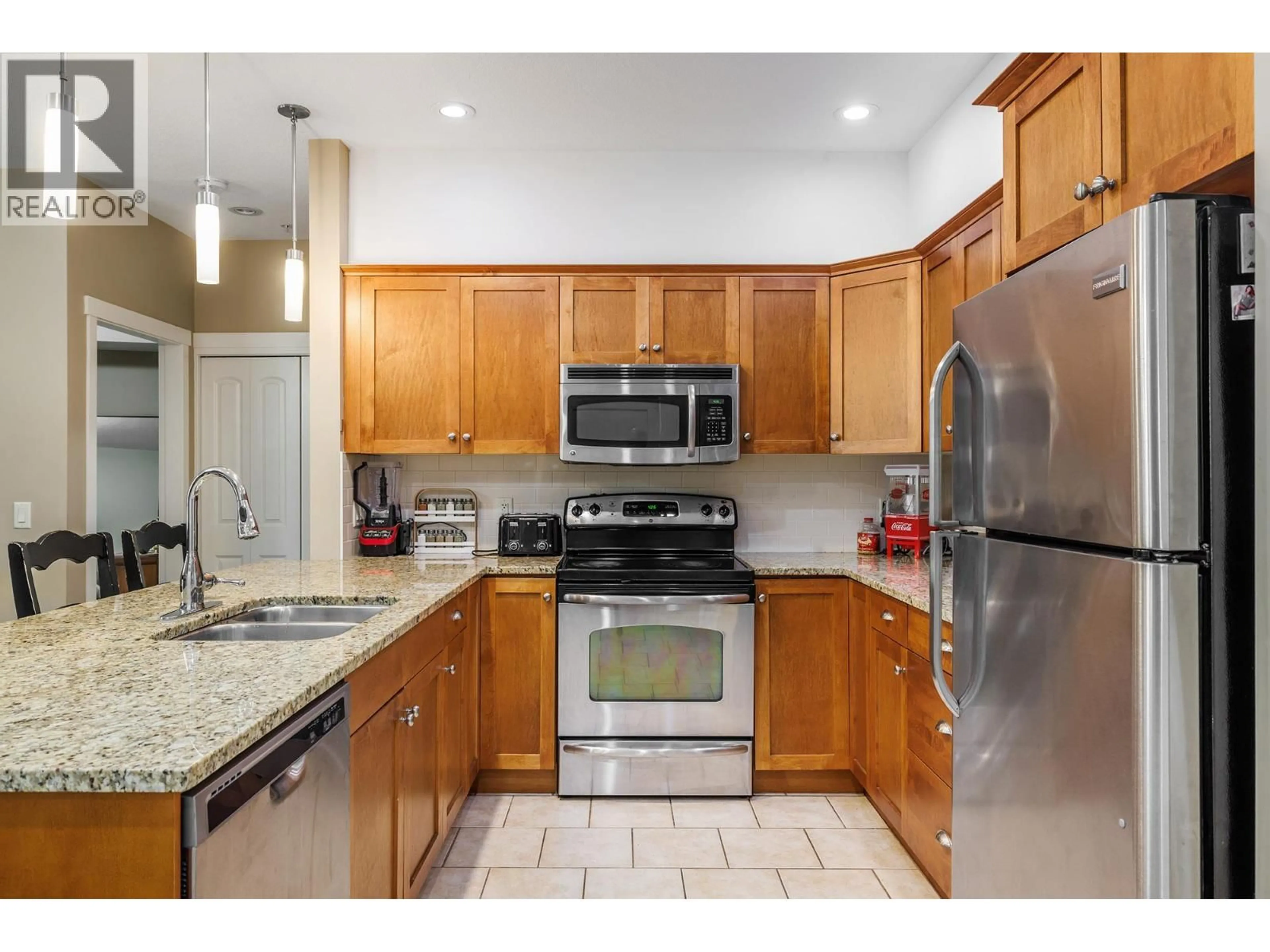 Standard kitchen, ceramic/tile floor for 3109 - 1990 UPPER SUNDANCE DRIVE, West Kelowna British Columbia V4T3E7