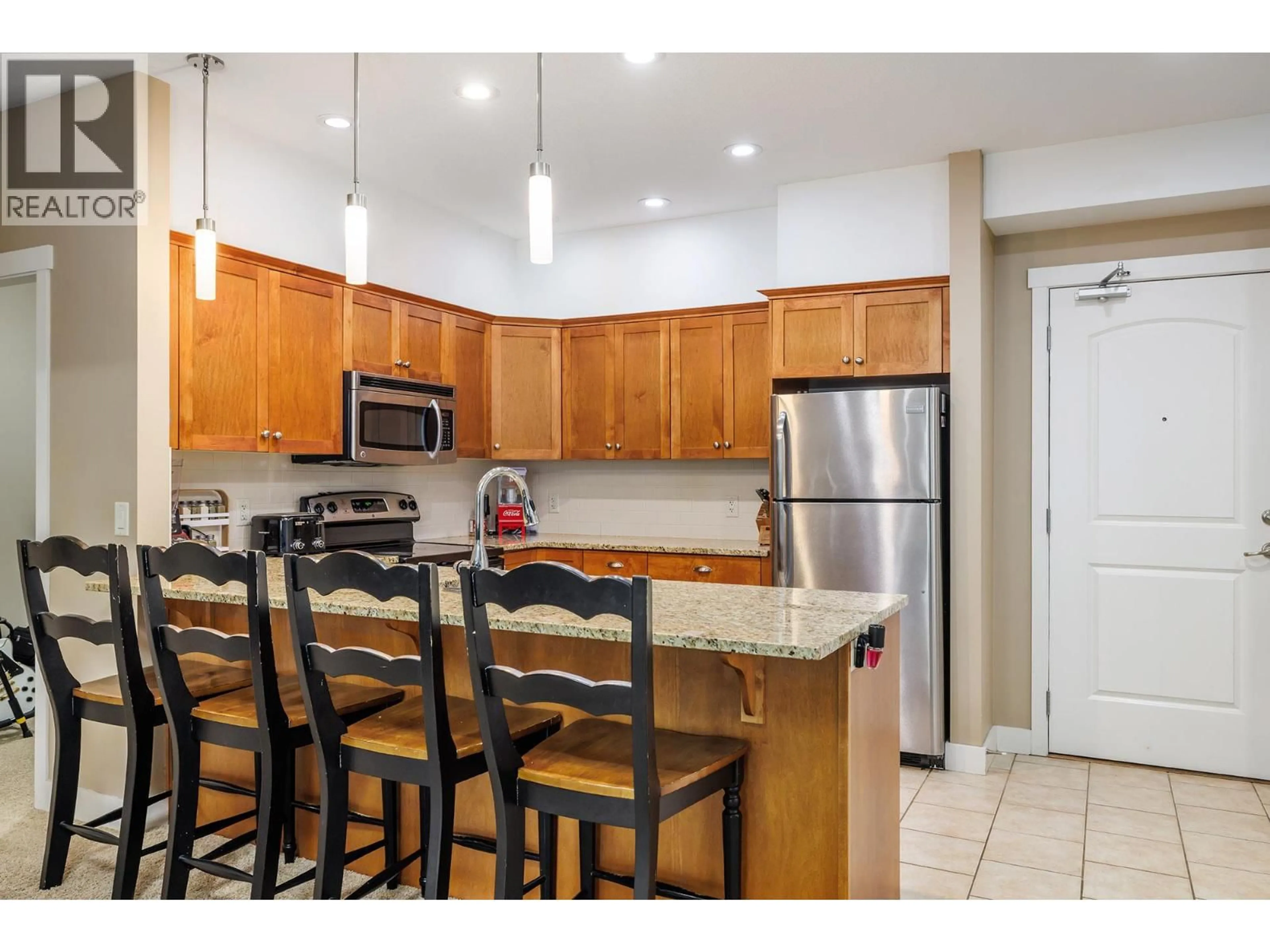 Open concept kitchen, ceramic/tile floor for 3109 - 1990 UPPER SUNDANCE DRIVE, West Kelowna British Columbia V4T3E7