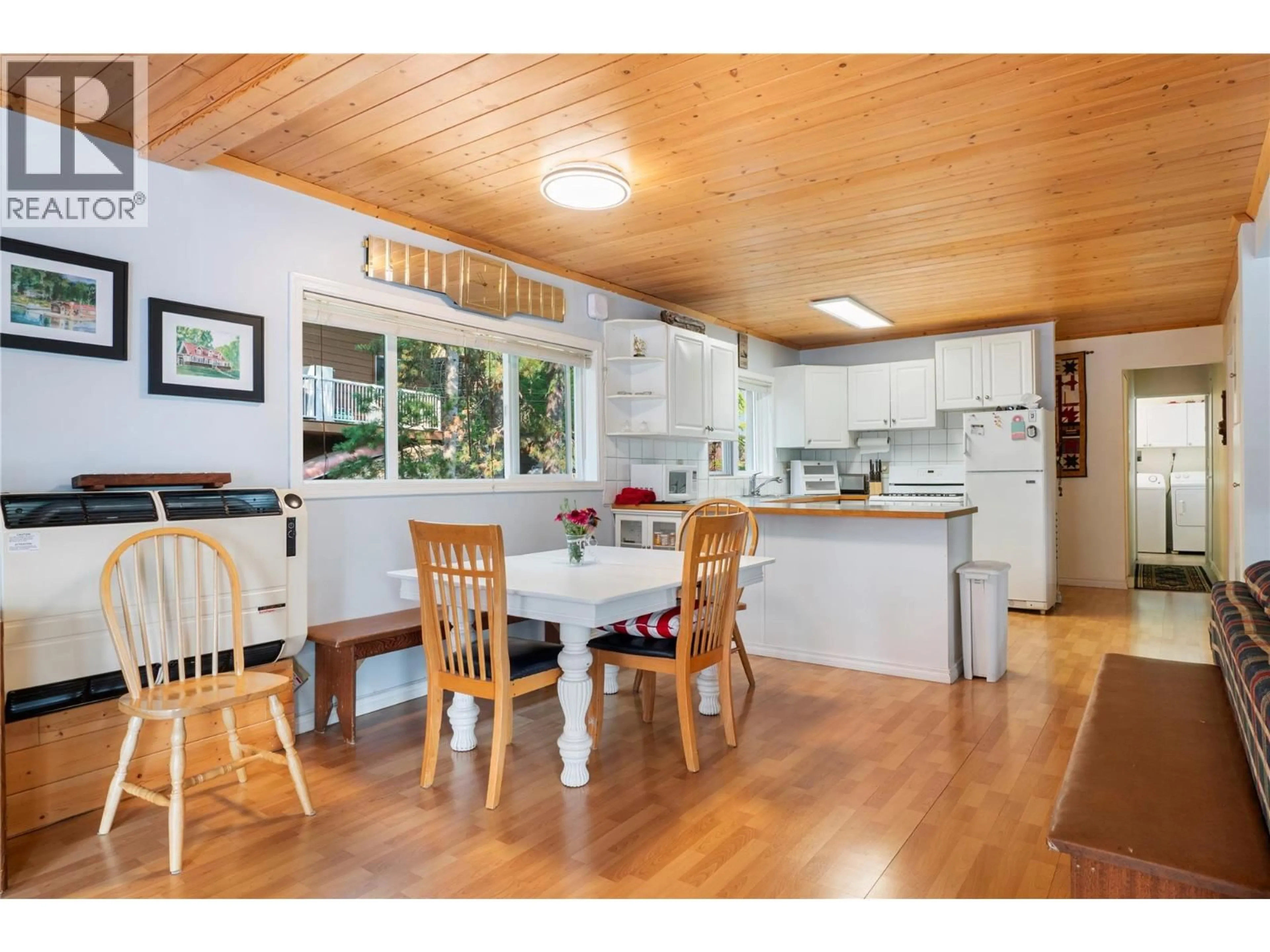 Open concept kitchen, wood/laminate floor for 16 - 8800 SEYMOUR ARM MAIN FOREST SERVICE ROAD, Seymour Arm British Columbia V0E2V2