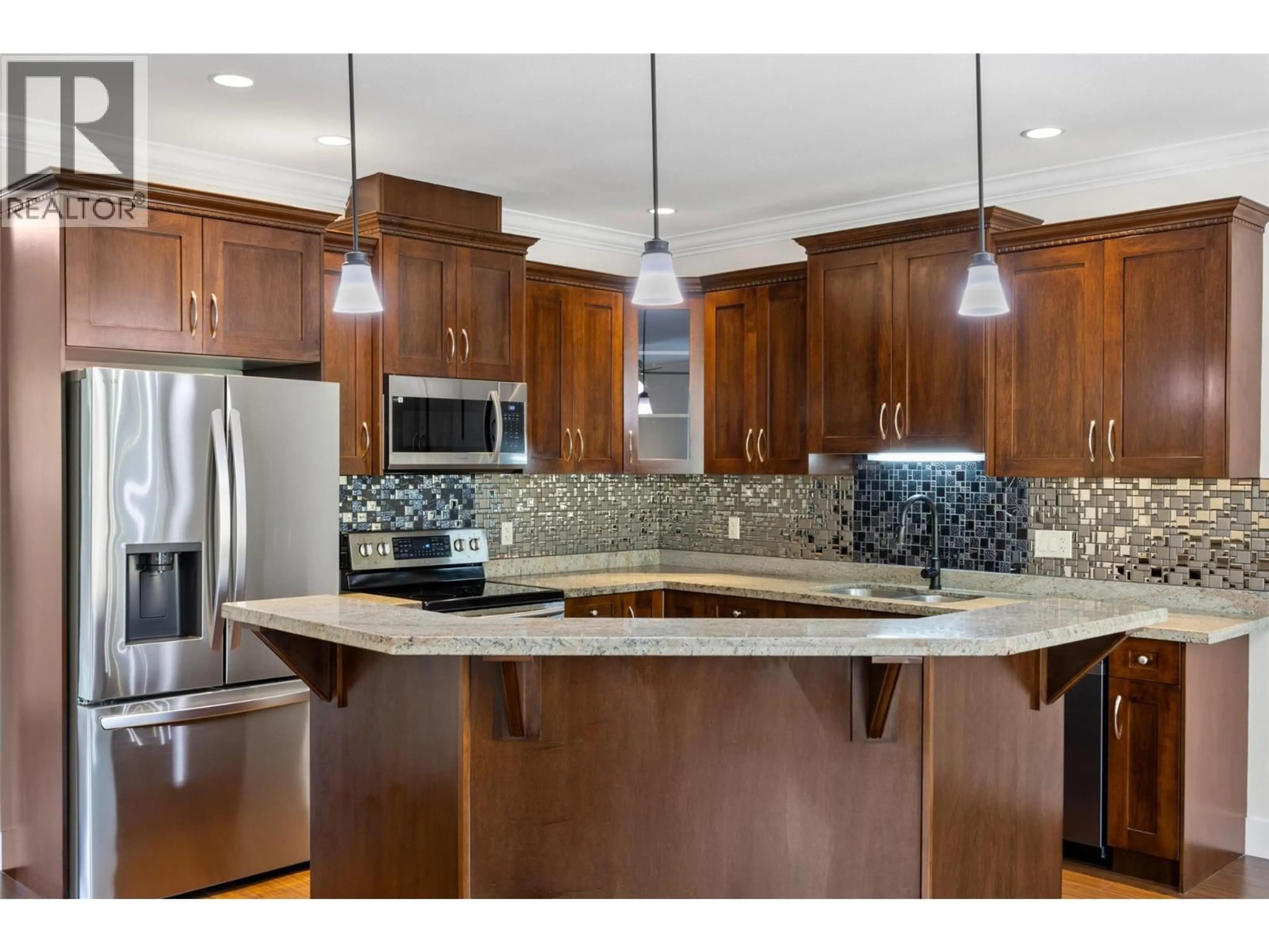 Open concept kitchen, ceramic/tile floor for 5 - 2046 ROBSON PLACE, Kamloops British Columbia V2E0A5