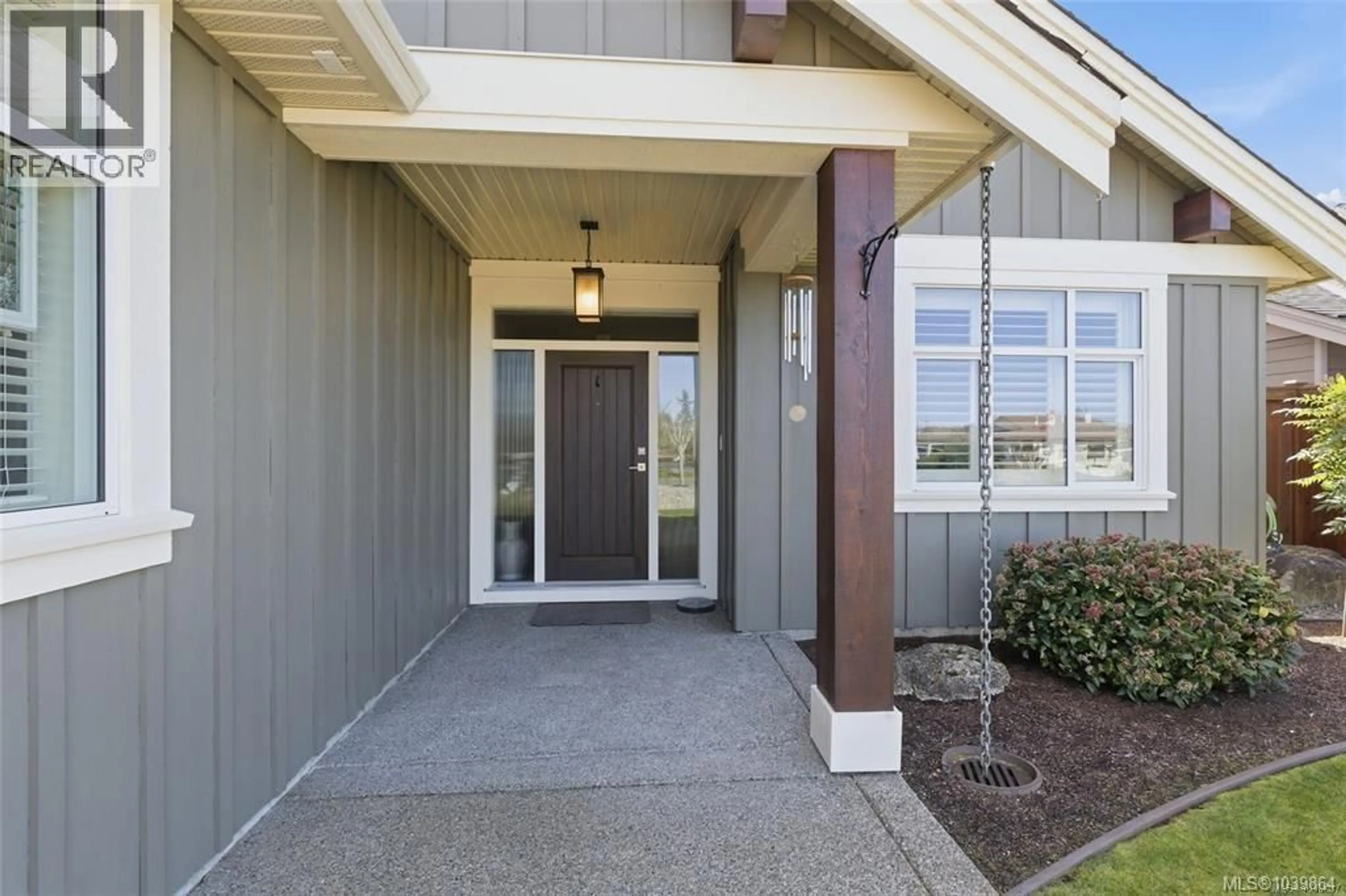 Indoor entryway for 158 SKYLARK AVENUE, Parksville British Columbia V9P1M3