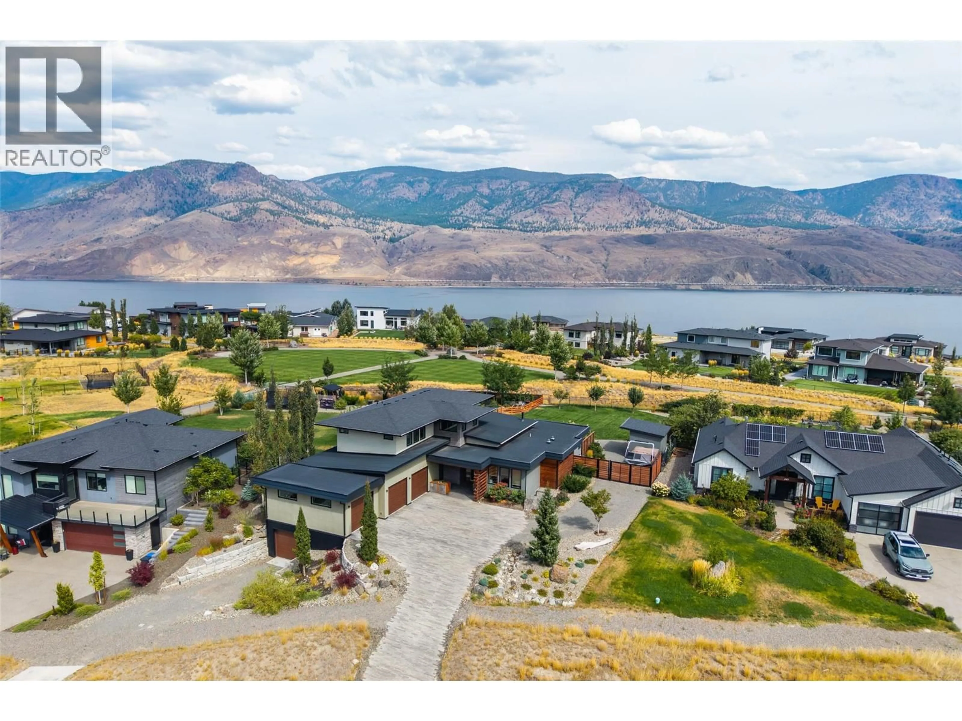 A pic from outside/outdoor area/front of a property/back of a property/a pic from drone, water/lake/river/ocean view for 249 RUE CHEVAL NOIR OTHER, Kamloops British Columbia V1S0G2