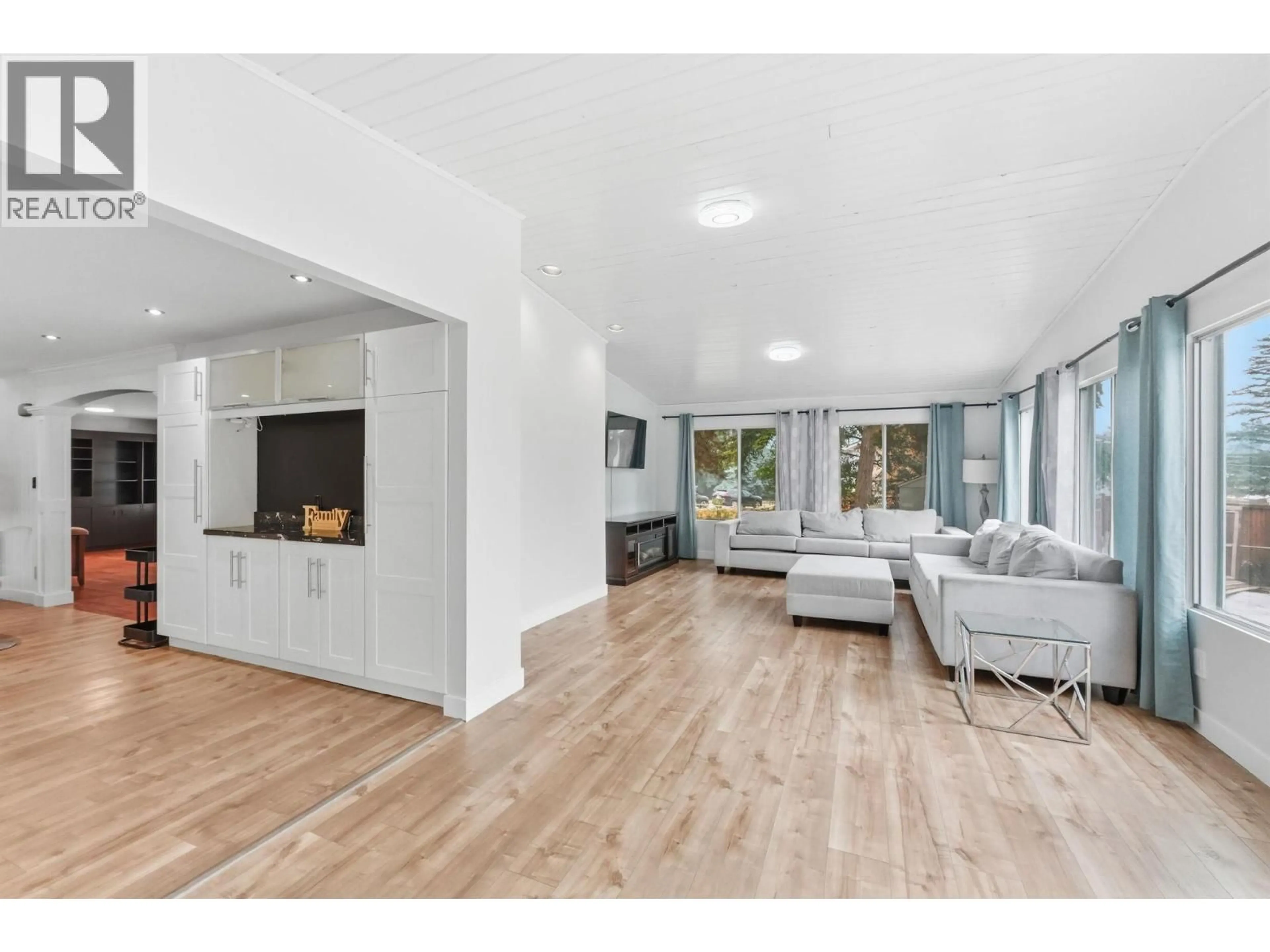 Unknown for 694 MCCLURE ROAD, Kelowna British Columbia V1W1M1
