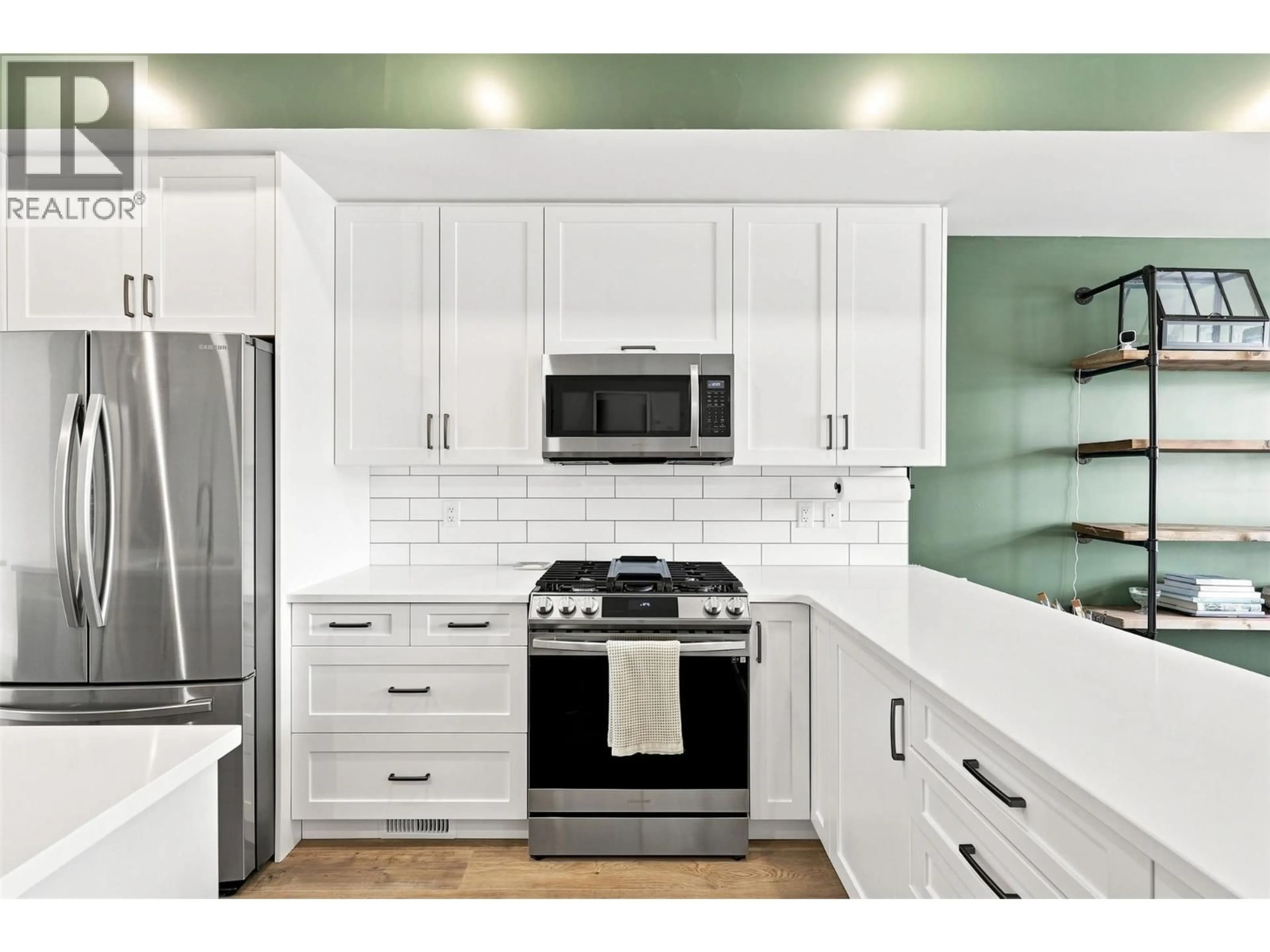 Contemporary kitchen, ceramic/tile floor for 121 - 1901 QU'APPELLE BOULEVARD, Kamloops British Columbia V2E0C9