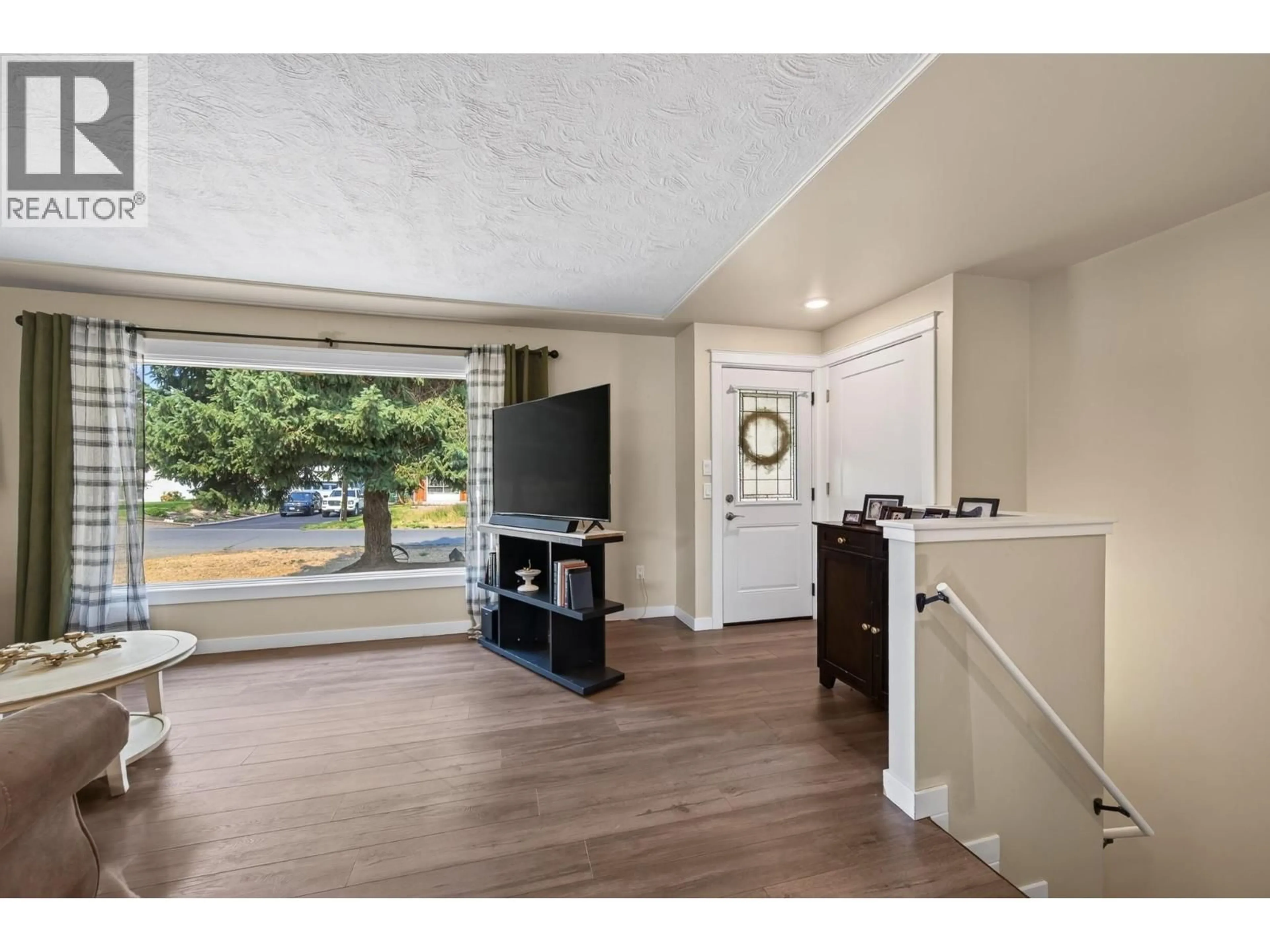 Unknown for 2545 YOUNG AVENUE, Kamloops British Columbia V2B4M9