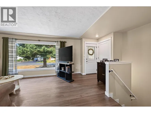 2545 YOUNG AVENUE, Kamloops 3