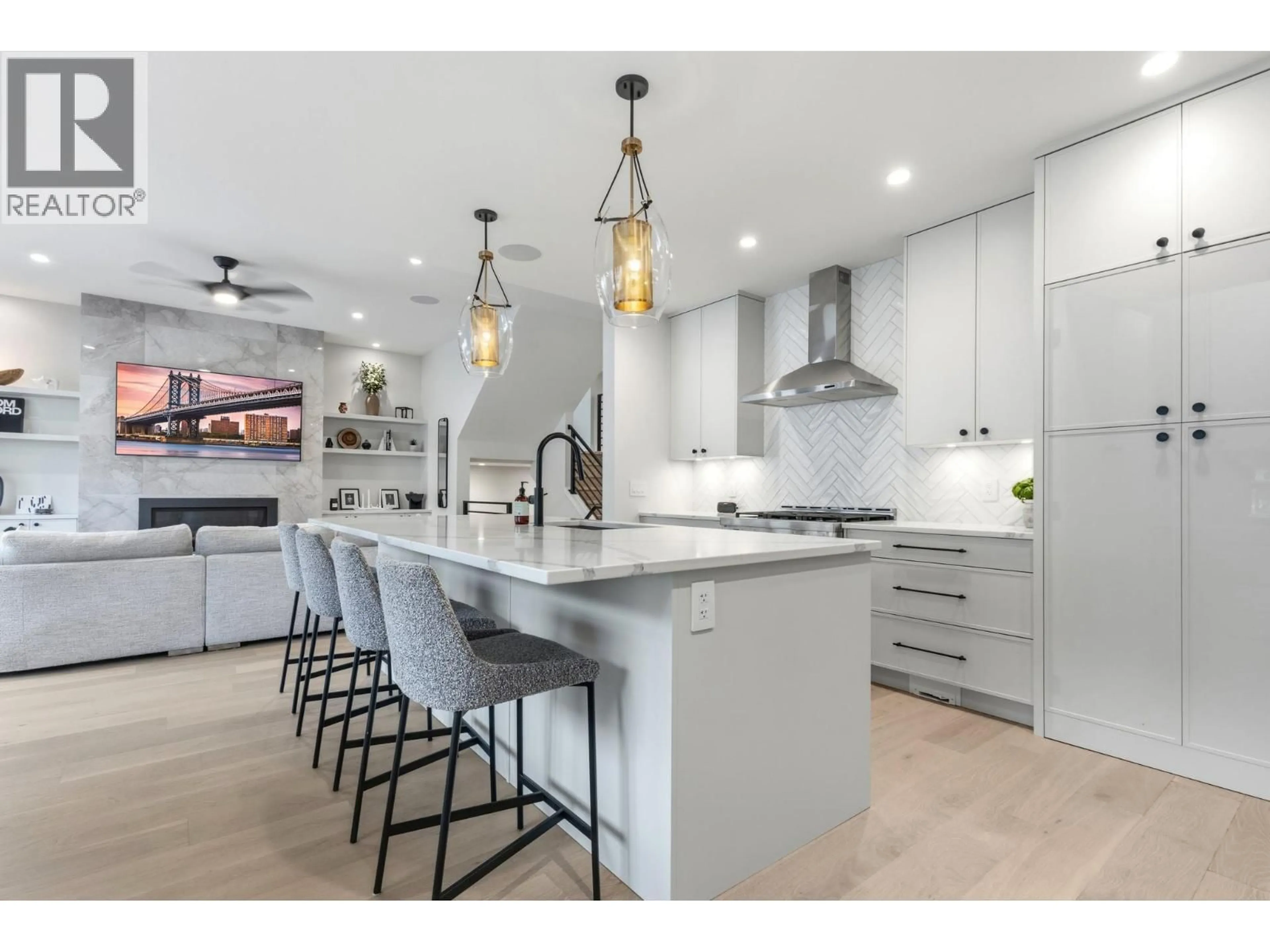 Open concept kitchen, unknown for 451 VISION COURT, Kelowna British Columbia V1W0C4