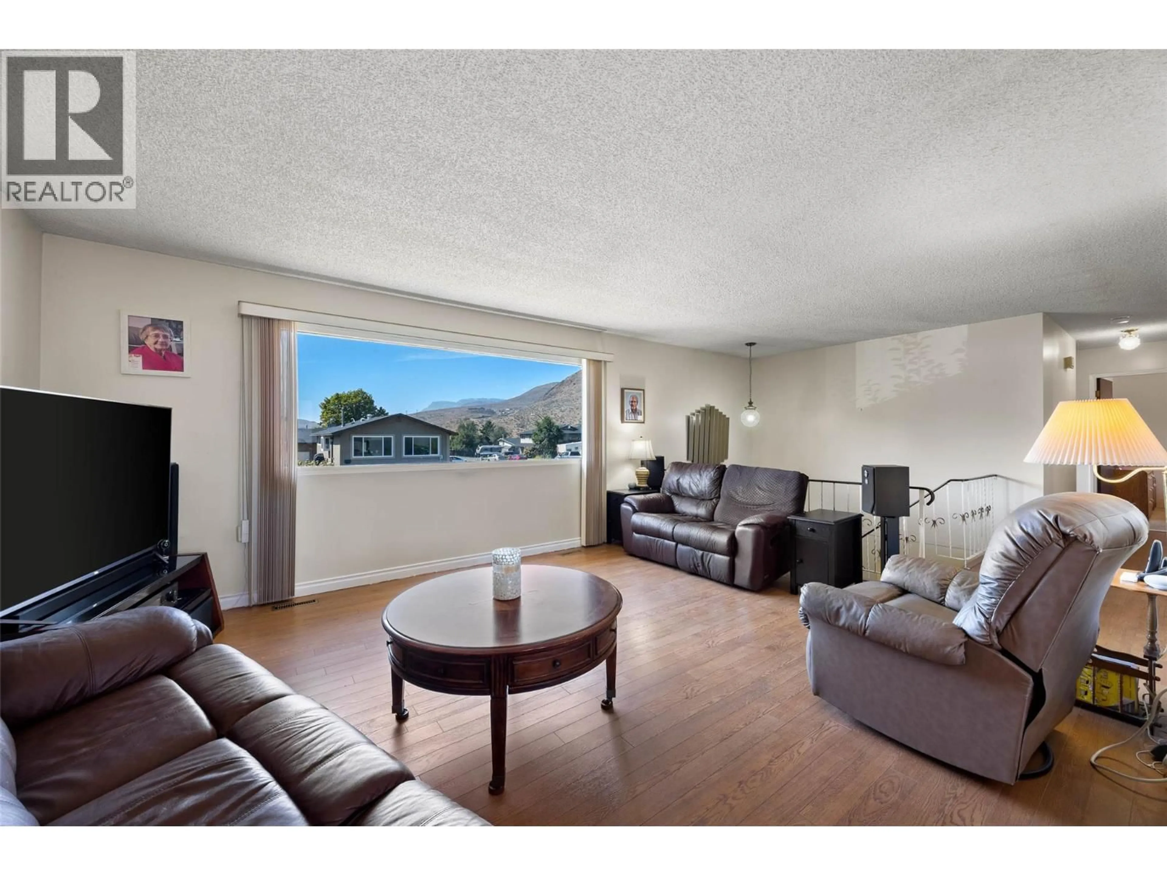 Living room with furniture, unknown for 1598 SOUTHVIEW TERRACE, Kamloops British Columbia V2B7R5