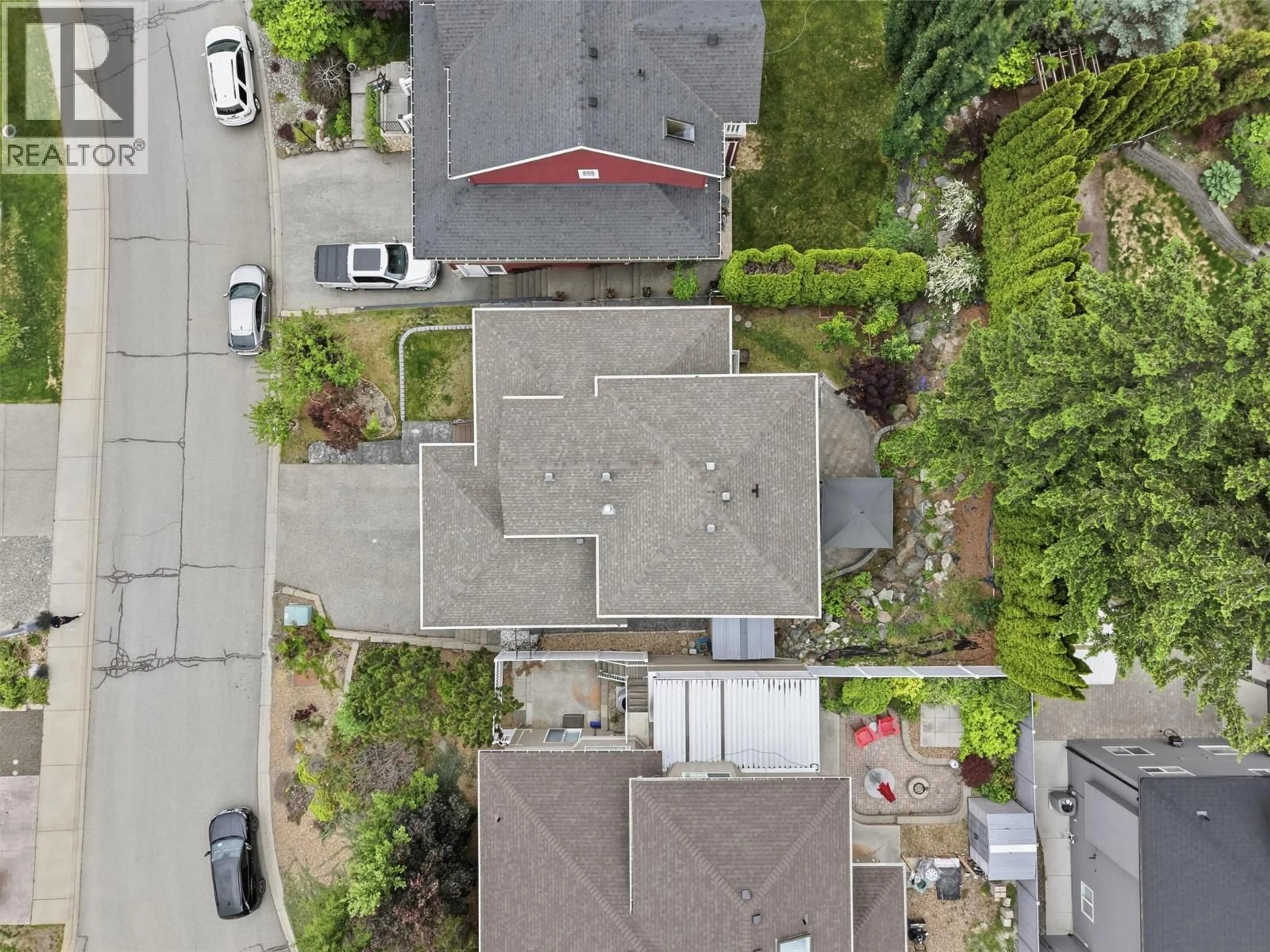 A pic from outside/outdoor area/front of a property/back of a property/a pic from drone, street for 444 AZURE PLACE, Kamloops British Columbia V2E2R2