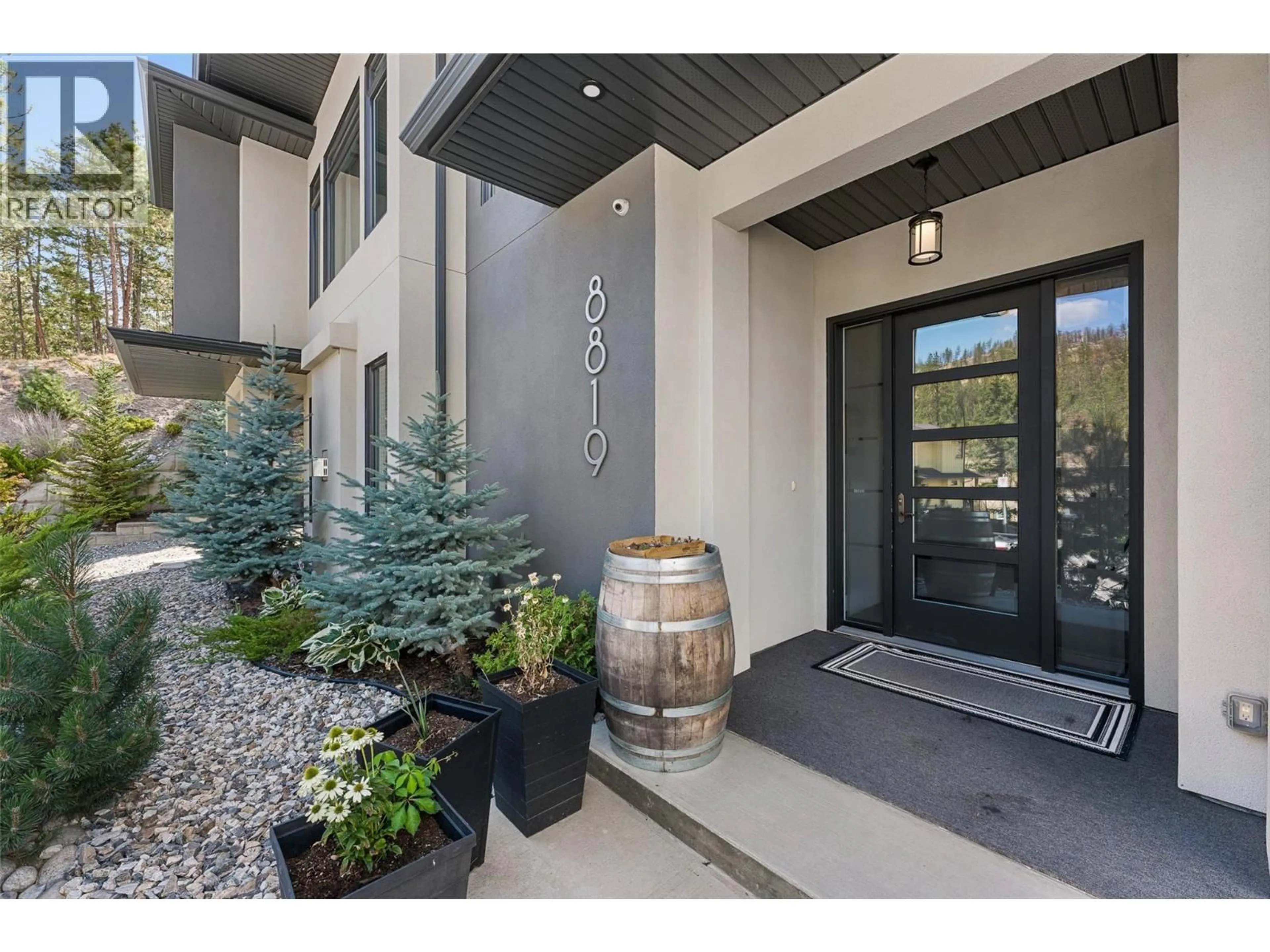 Indoor entryway for 8819 HERITAGE DRIVE, Lake Country British Columbia V4V2W2