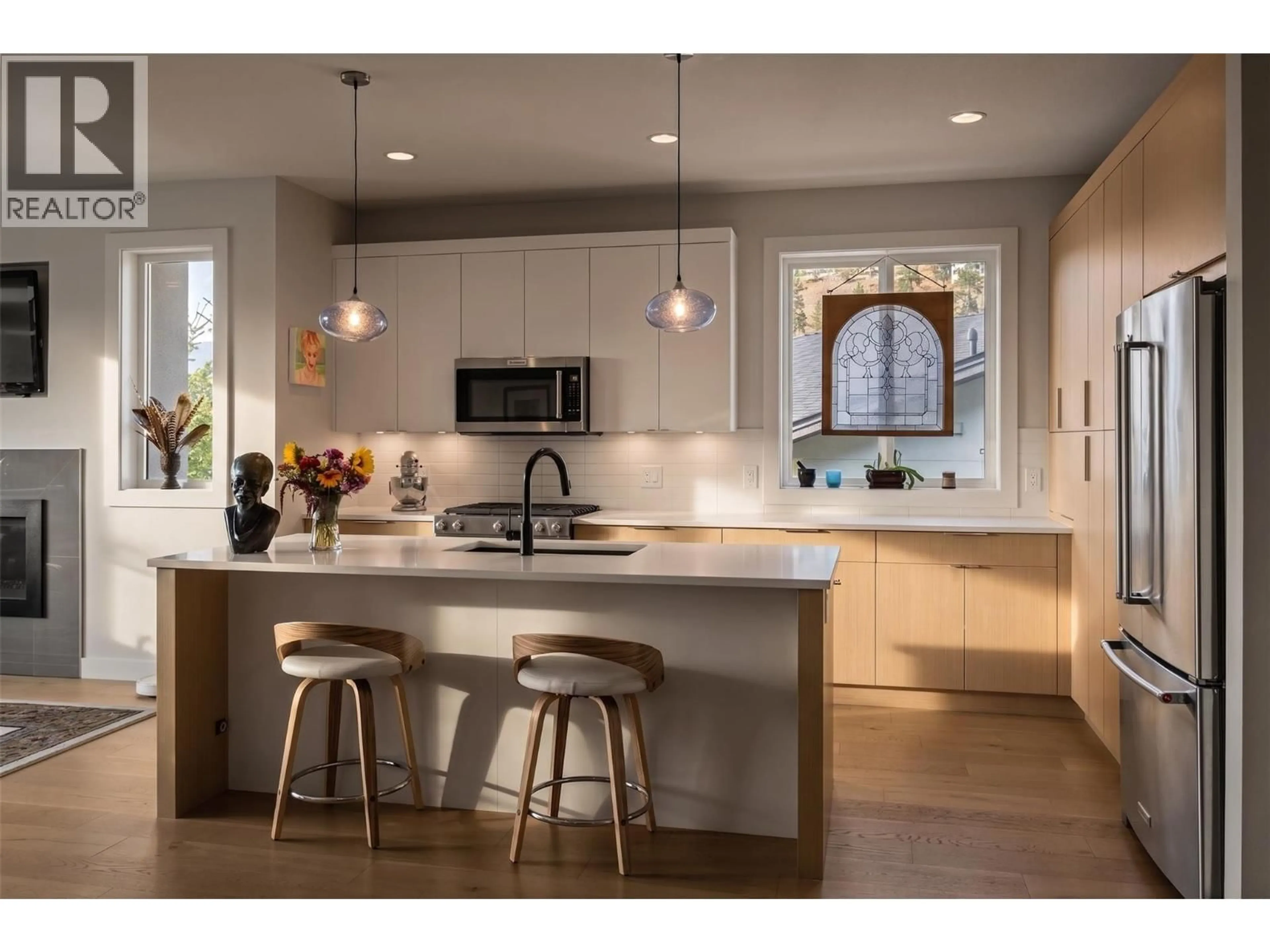 Contemporary kitchen, ceramic/tile floor for 8 - 1349 ROCKY POINT DRIVE, Kelowna British Columbia V1V0B5