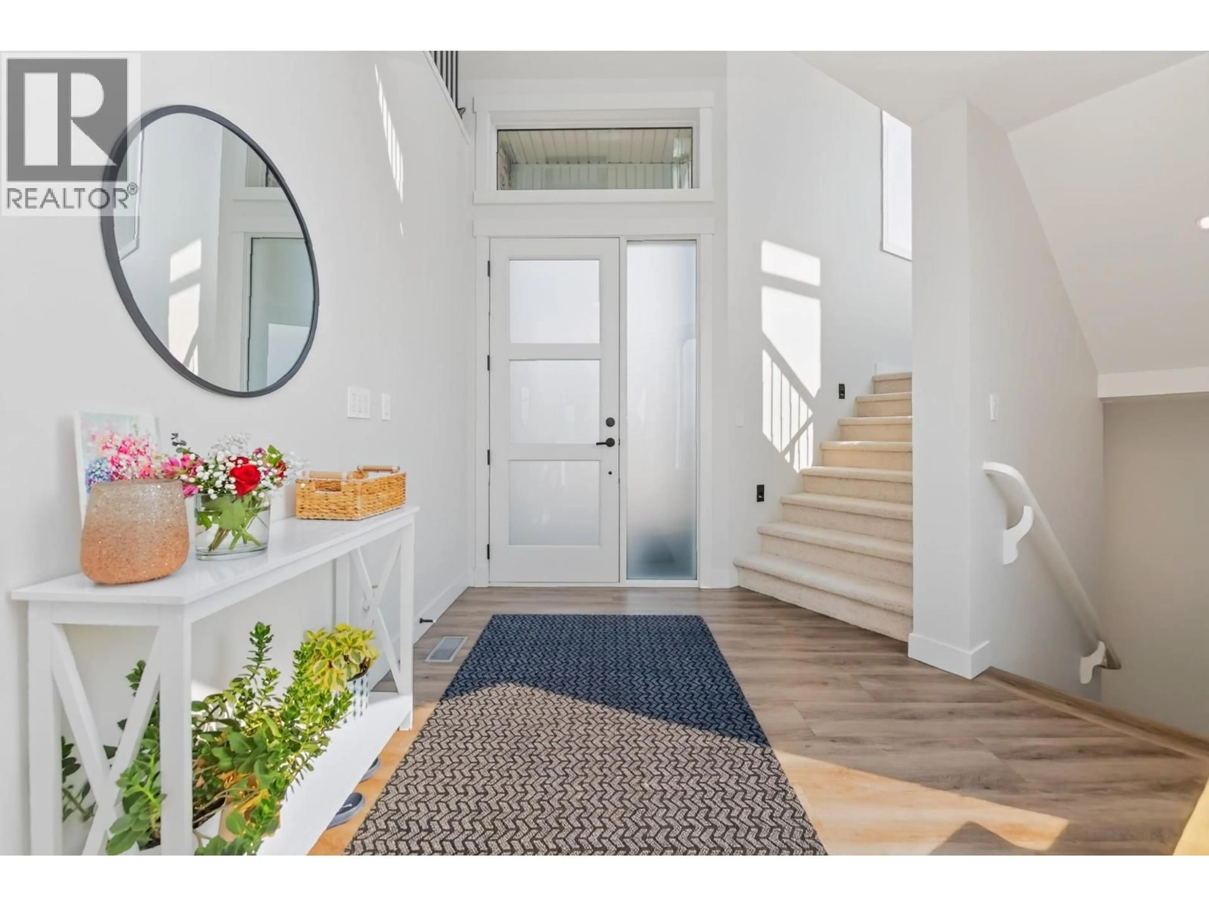Indoor entryway for 5120 TURTLE POND COURT, Vernon British Columbia V1T2T9
