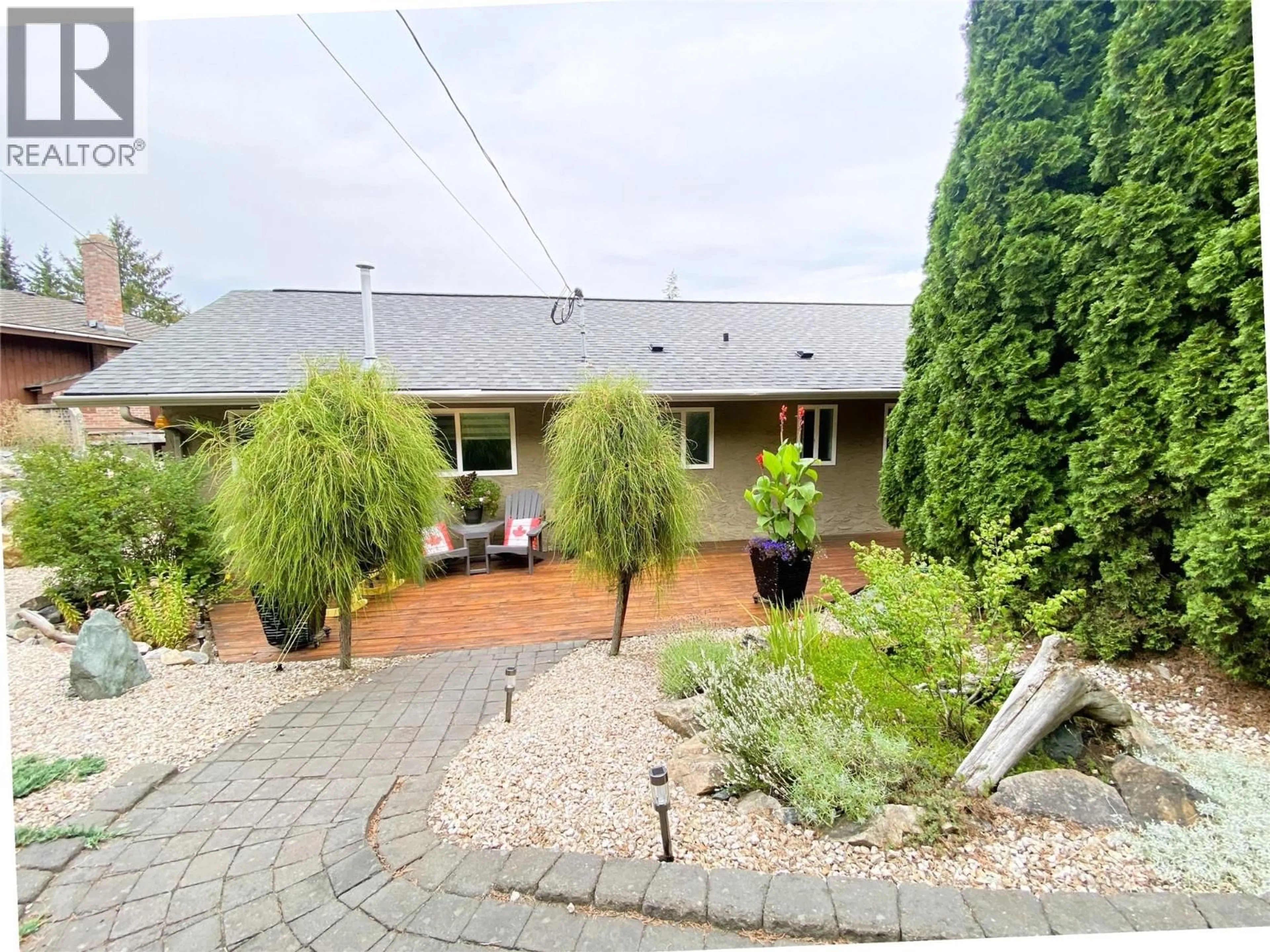 A pic from outside/outdoor area/front of a property/back of a property/a pic from drone, street for 2880 CHALET DRIVE, Blind Bay British Columbia V0E1H1