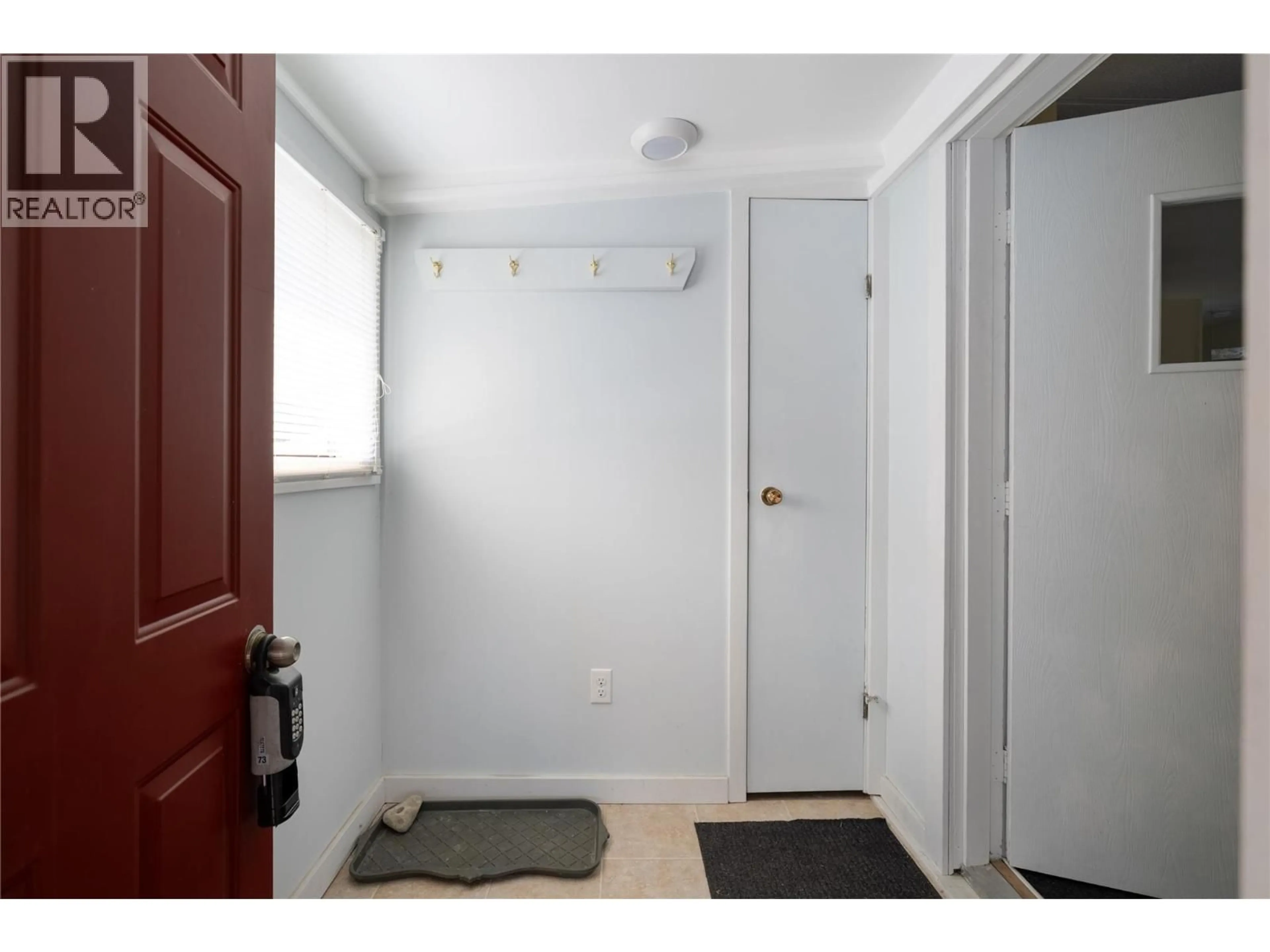 Indoor entryway for 67 - 15401 KALAMALKA LAKE ROAD, Coldstream British Columbia V1B1Z3