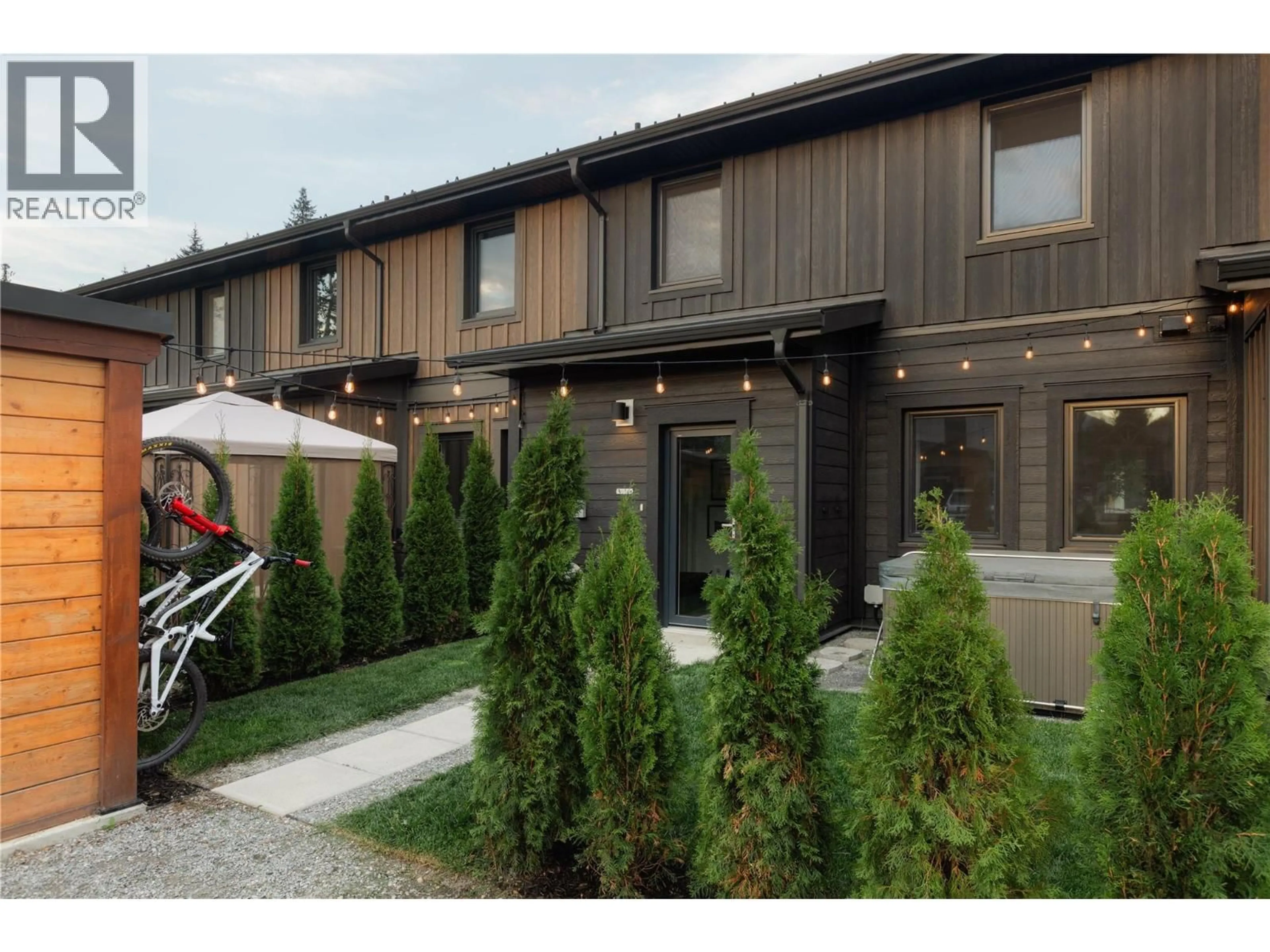 Unknown for 1037 KEYSTONE CRESCENT, Revelstoke British Columbia V0E2S1