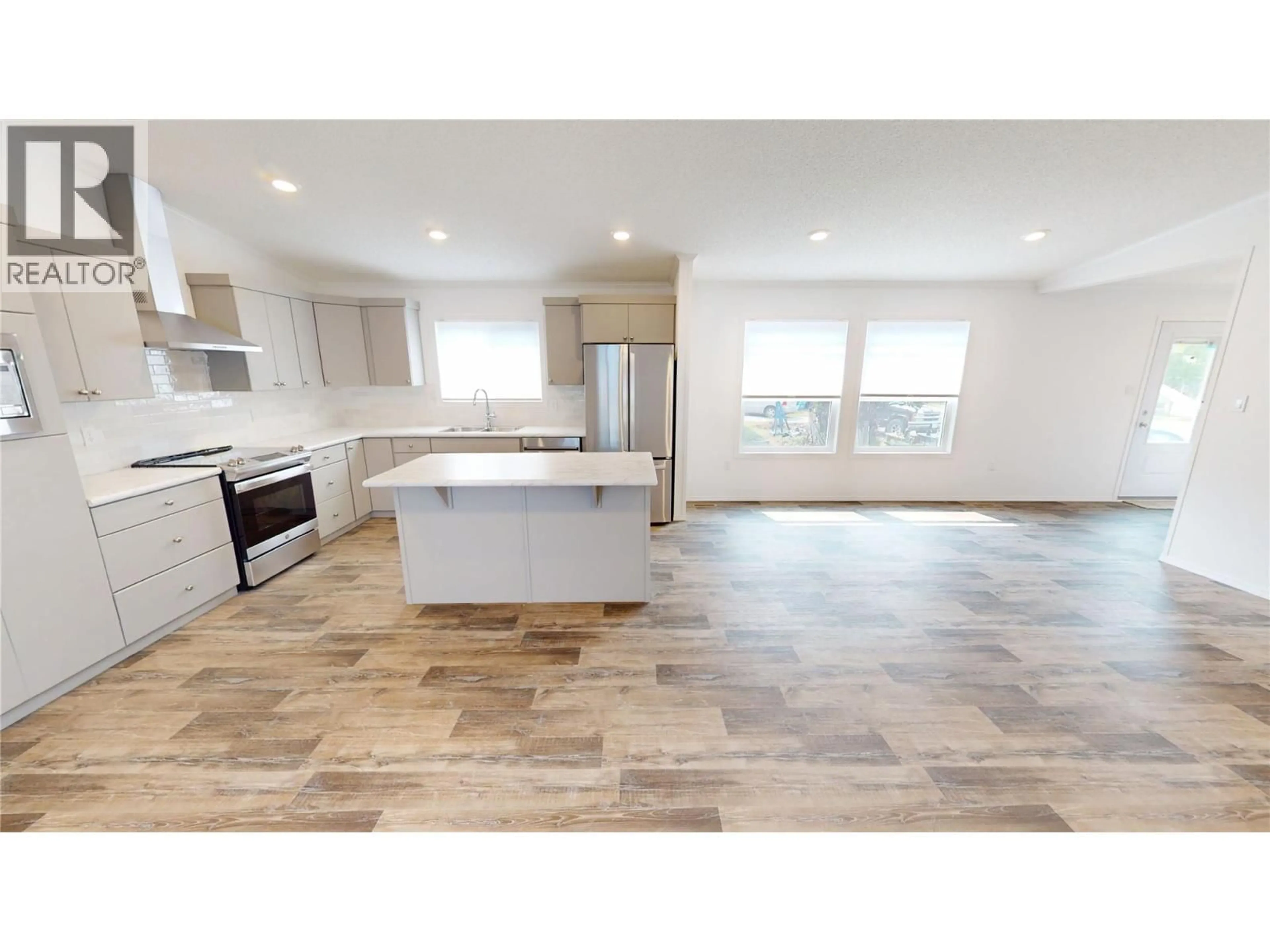 Open concept kitchen, unknown for 43 - 100 INDUSTRIAL ROAD, Sparwood British Columbia V0B2G1