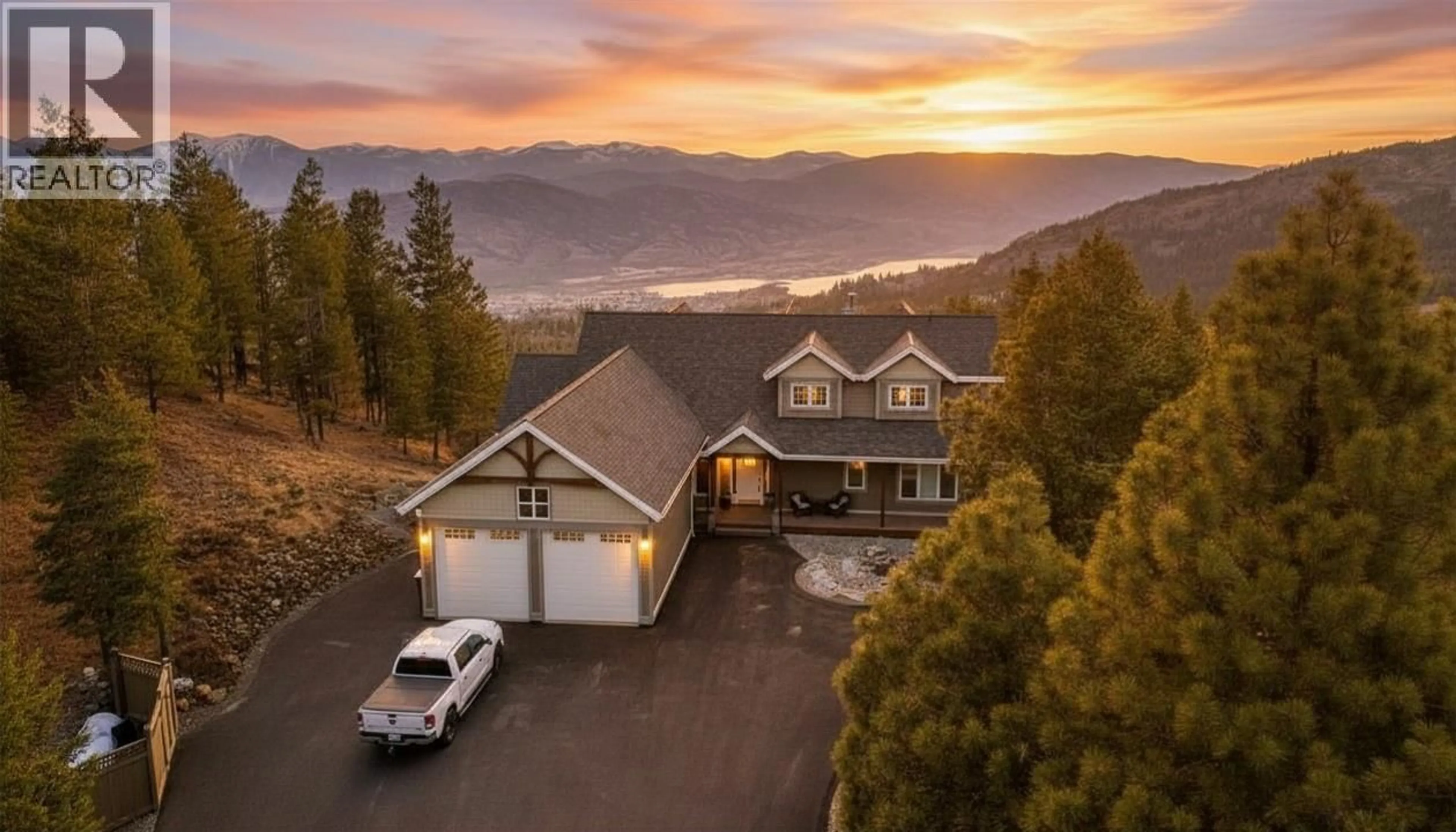 A pic from outside/outdoor area/front of a property/back of a property/a pic from drone, mountain view for 560 SASQUATCH TRAIL, Osoyoos British Columbia V0H1V3