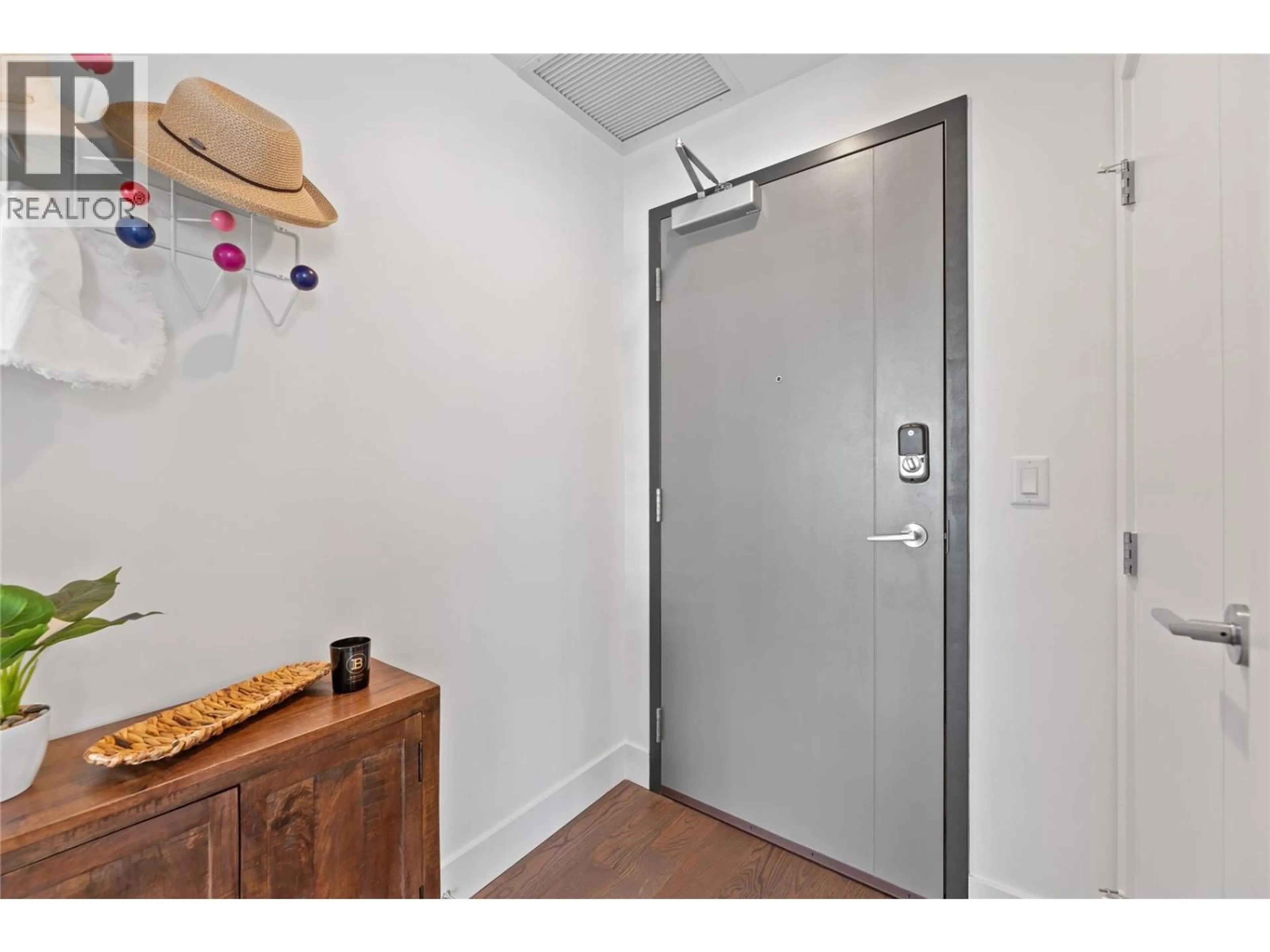 Indoor entryway for 2505 - 1191 SUNSET DRIVE, Kelowna British Columbia V1Y0J6