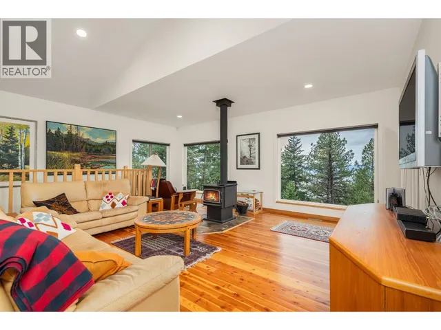 7936 MCLENNAN ROAD, Vernon 5