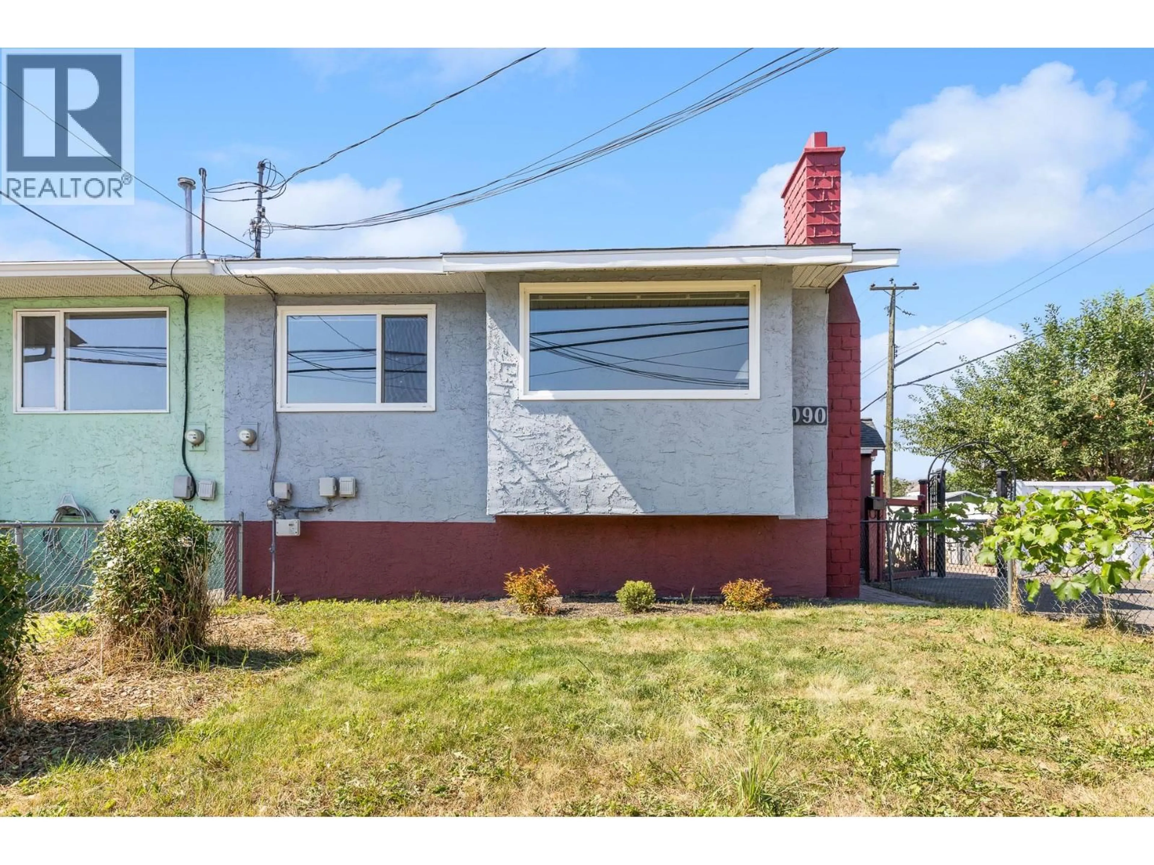 Home with vinyl exterior material, street for 1090 WINDBREAK STREET, Kamloops British Columbia V2B5P9