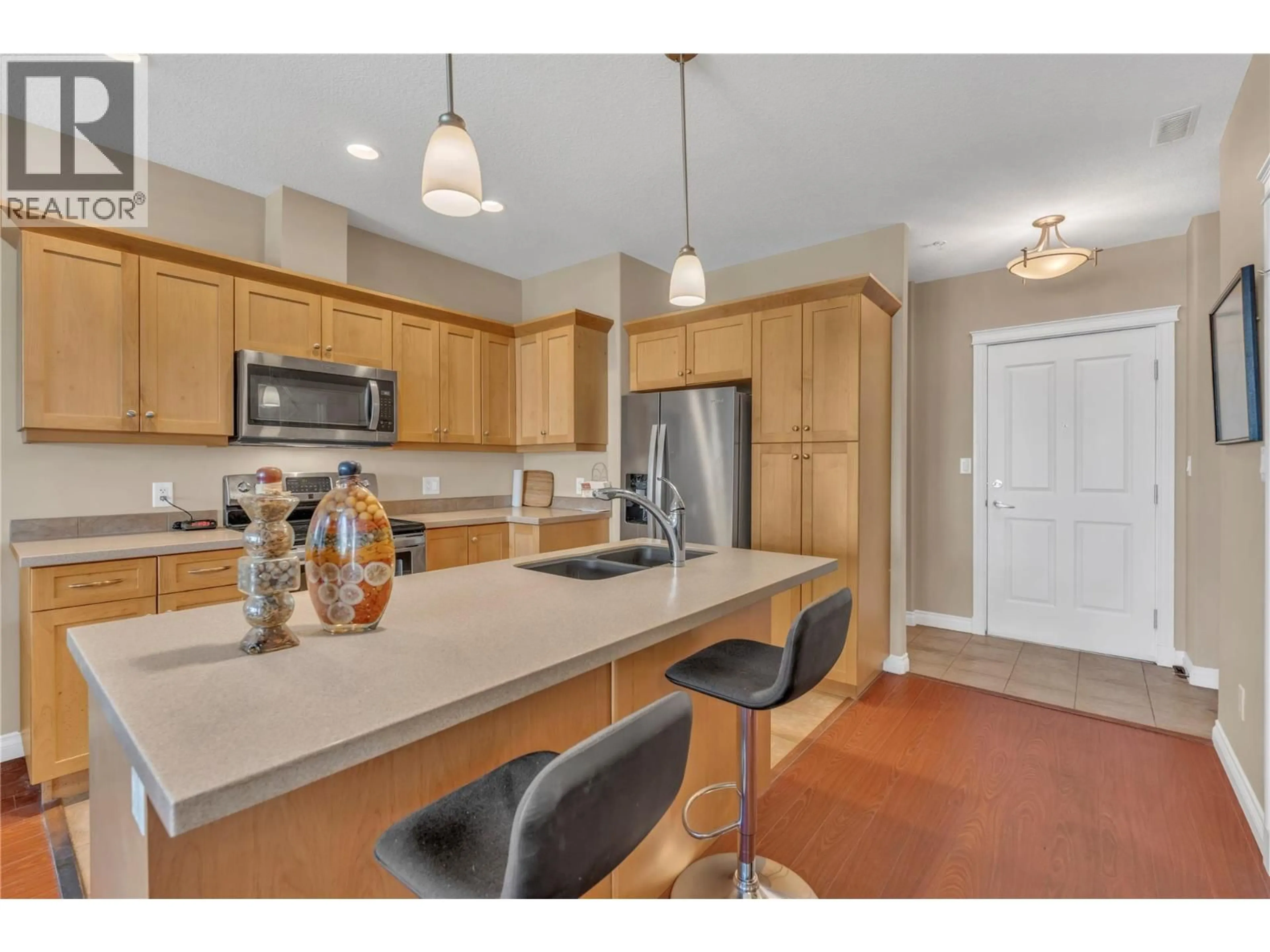 Open concept kitchen, unknown for 310 - 3313 WILSON STREET, Penticton British Columbia V2A8J3