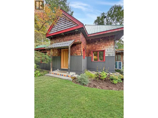 6518 SLOCAN RIVER ROAD, Winlaw 2