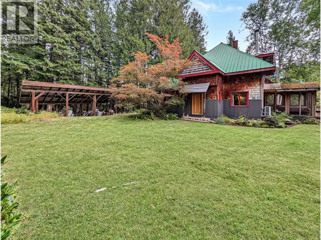 6518 SLOCAN RIVER ROAD, Winlaw 4