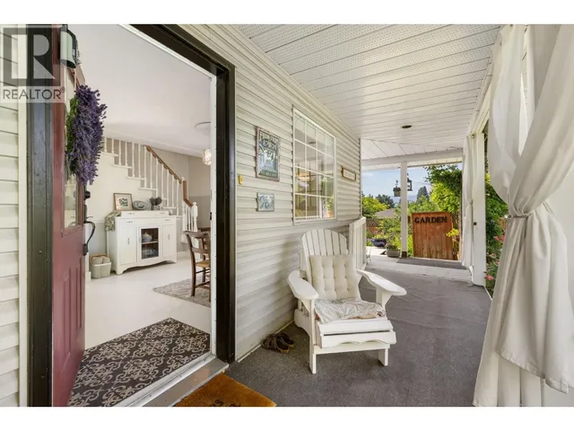 987 GARLAND STREET, Kelowna 2
