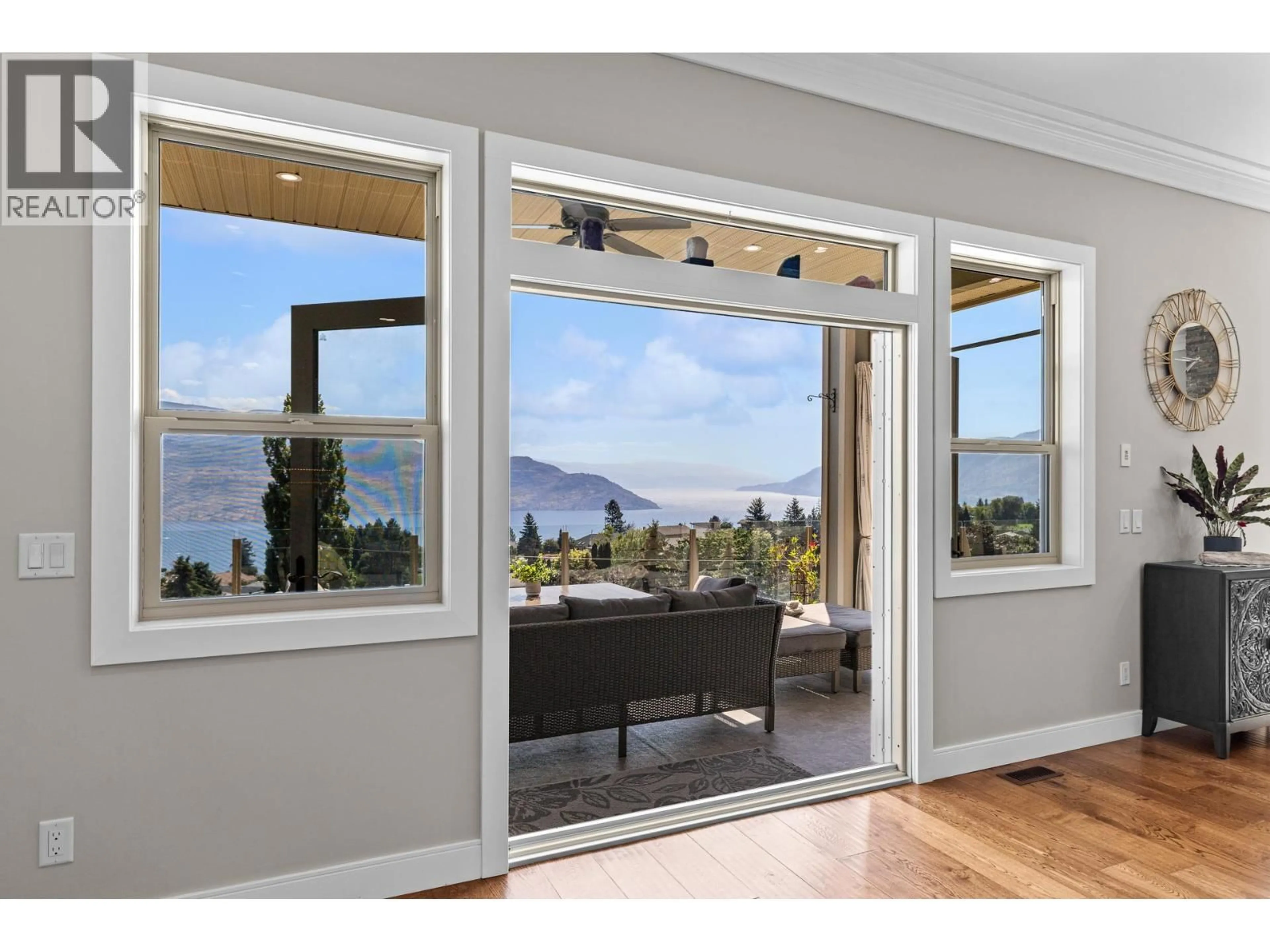 Indoor entryway for 6112 SEYMOURE AVENUE, Peachland British Columbia V0H1X4