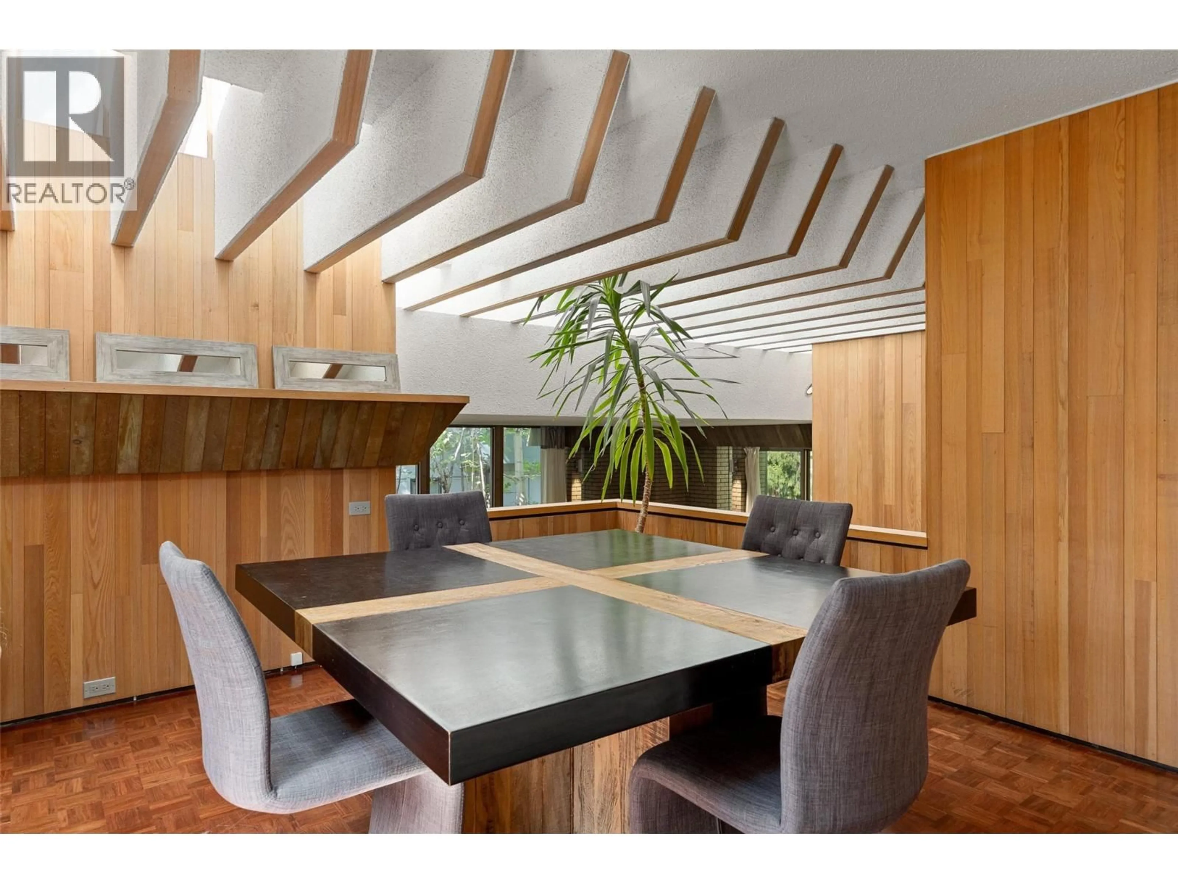 Dining room, wood/laminate floor for 574 MCCLURE ROAD, Kelowna British Columbia V1W1L2
