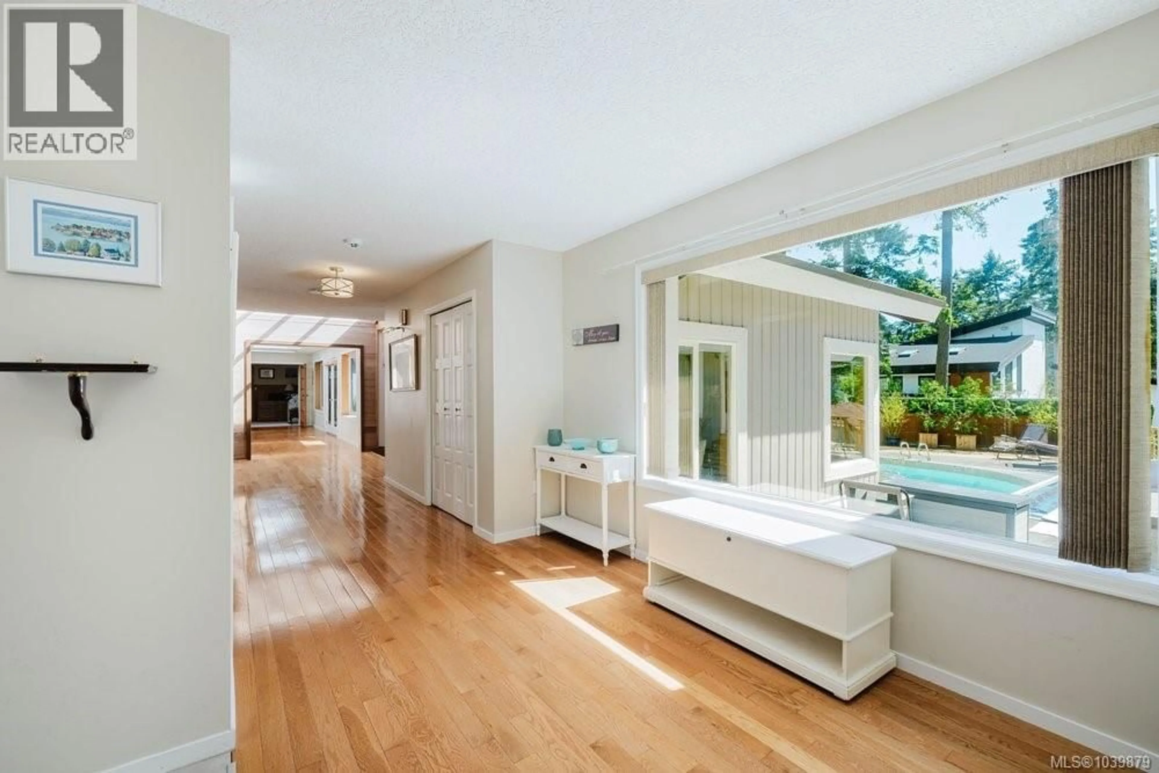 Contemporary bathroom, ceramic/tile floor for 2763 ARBUTUS ROAD, Saanich British Columbia V8N5X8