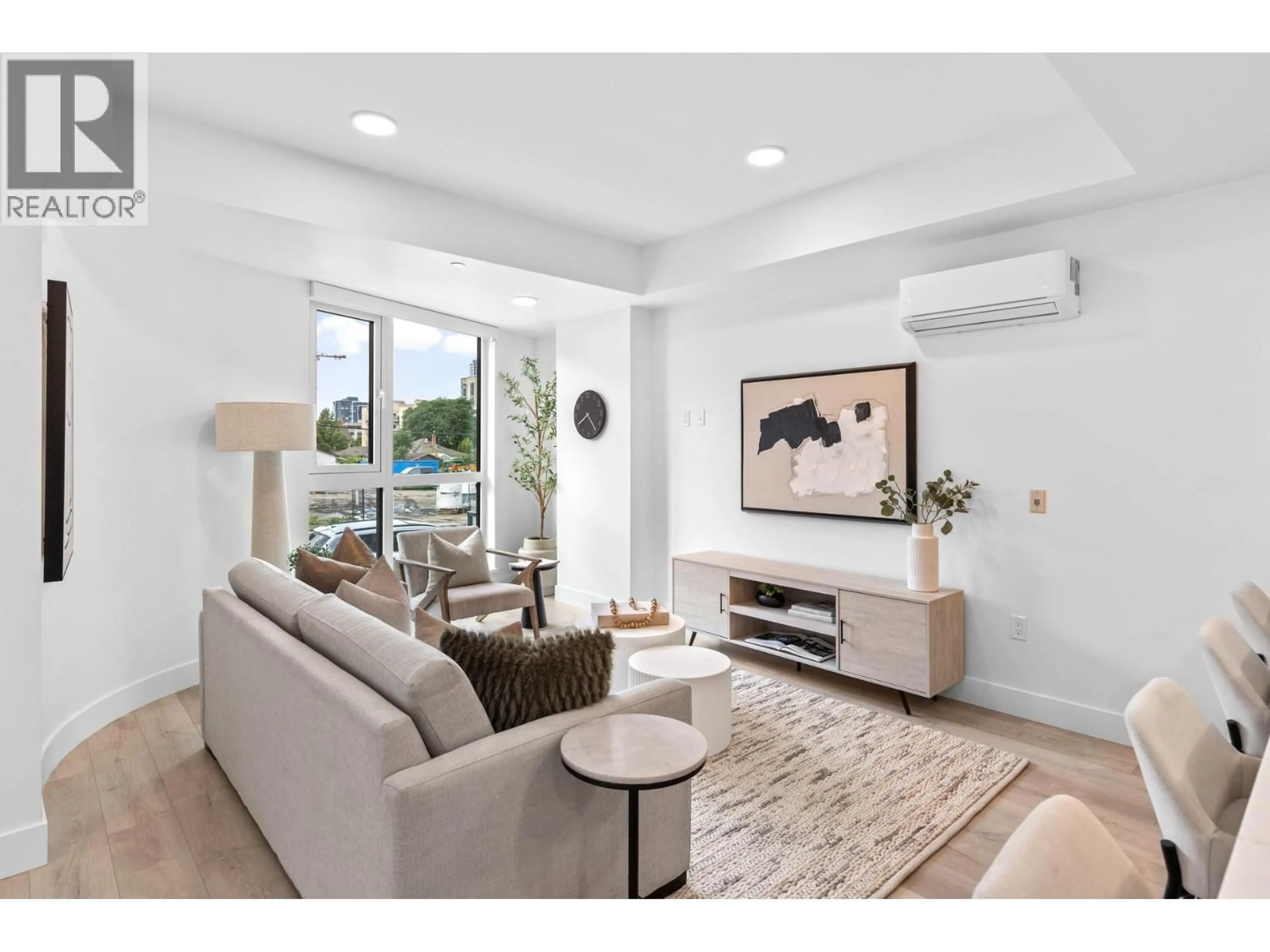Living room with furniture, unknown for 102 - 620 CORONATION AVENUE, Kelowna British Columbia V1Y7A5