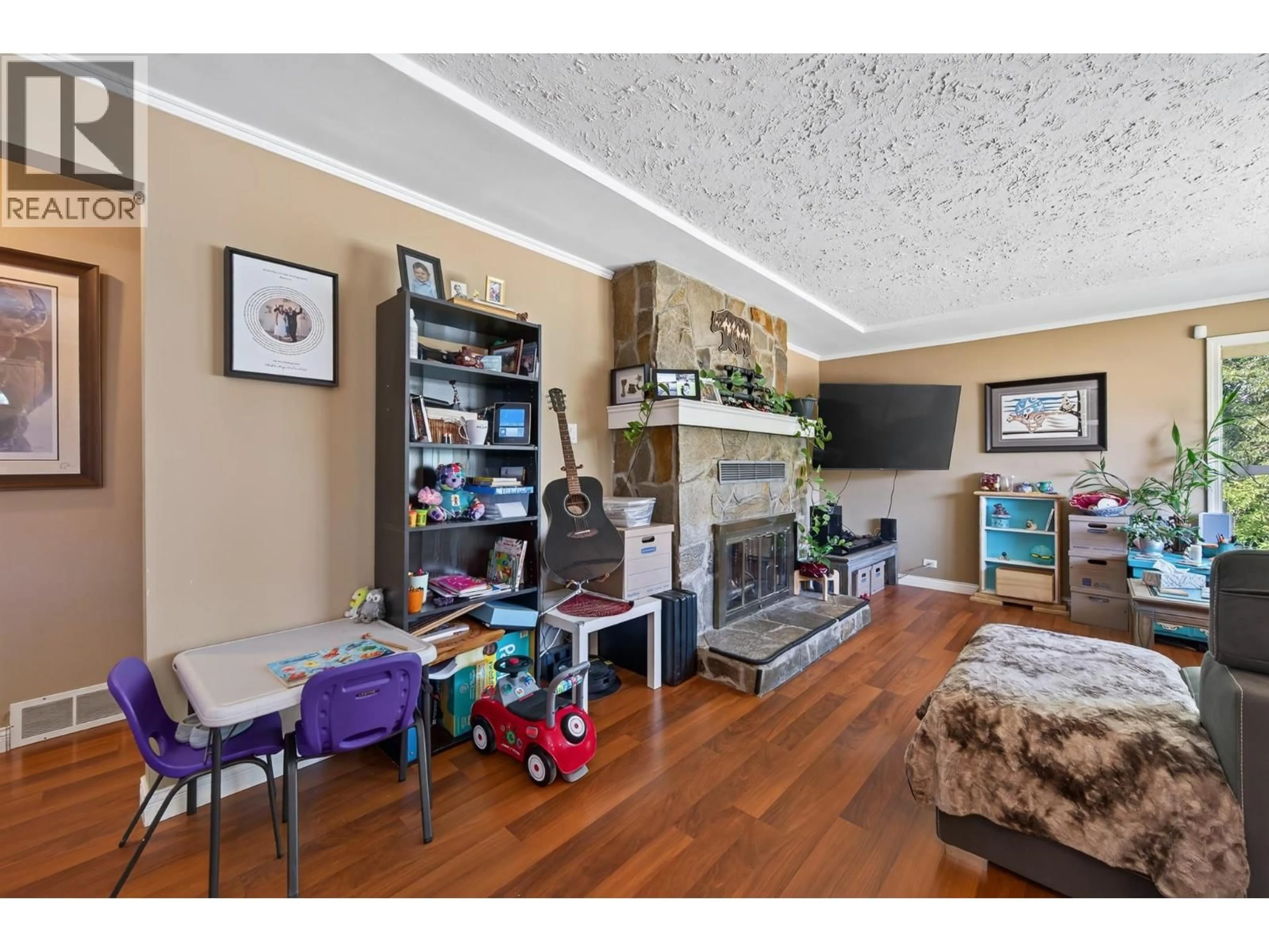 A pic of a room for 5855 DALLAS DRIVE, Kamloops British Columbia V2C4X3