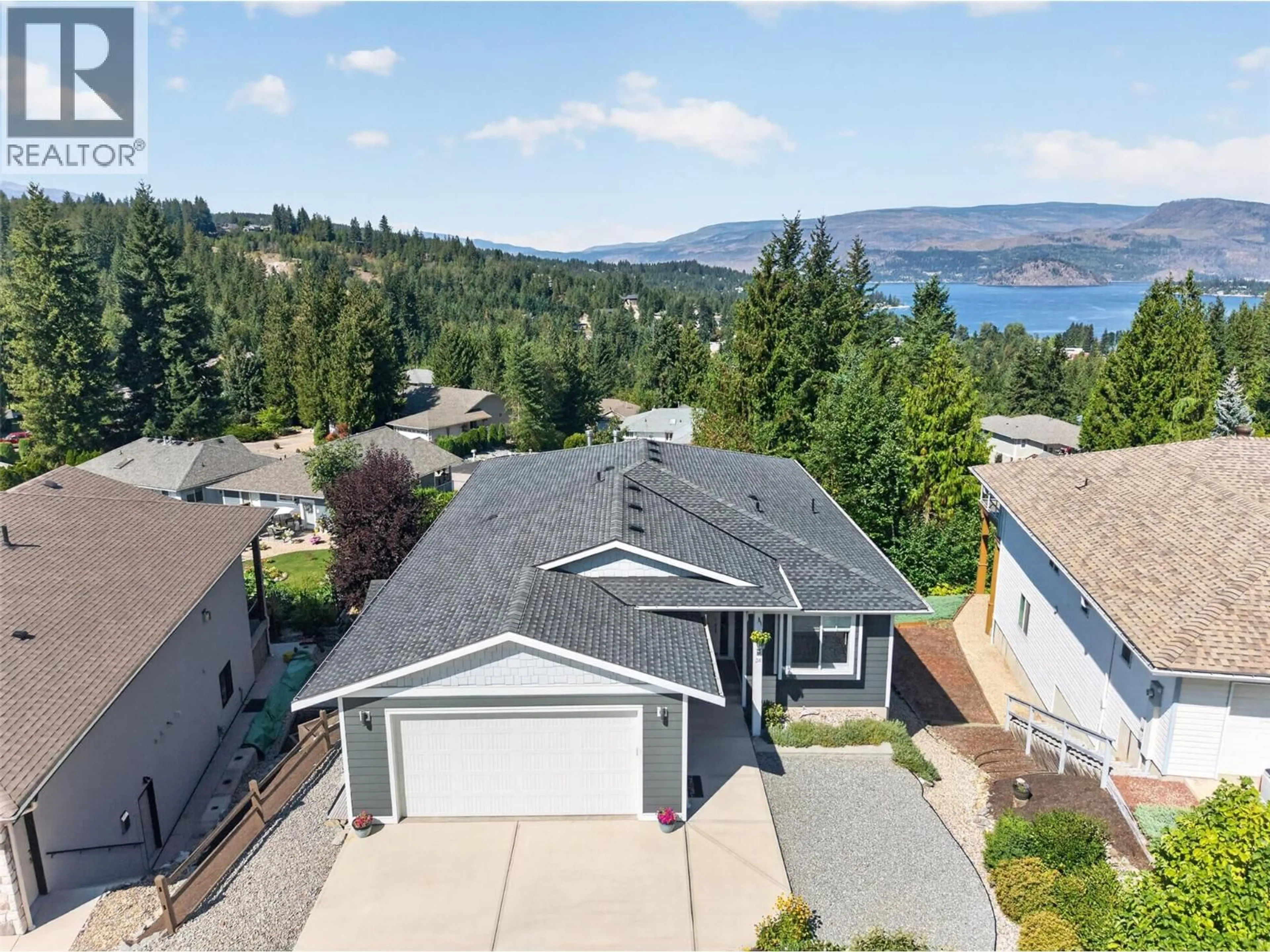 A pic from outside/outdoor area/front of a property/back of a property/a pic from drone, water/lake/river/ocean view for 38 - 2592 ALPEN PARADIES ROAD, Blind Bay British Columbia V0E1H1