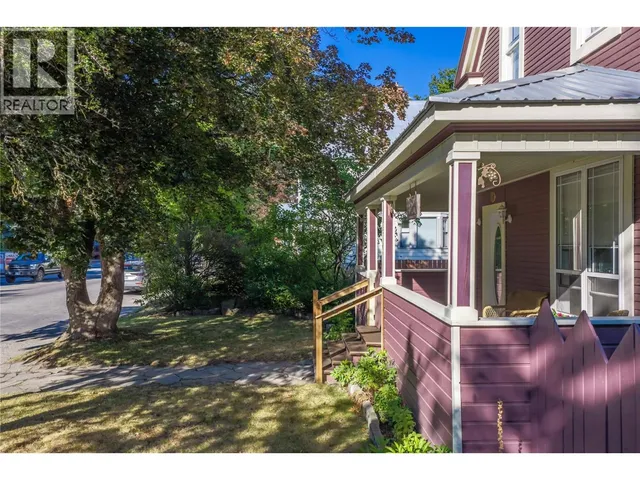 408 & 410 MACKENZIE AVENUE, Revelstoke 5