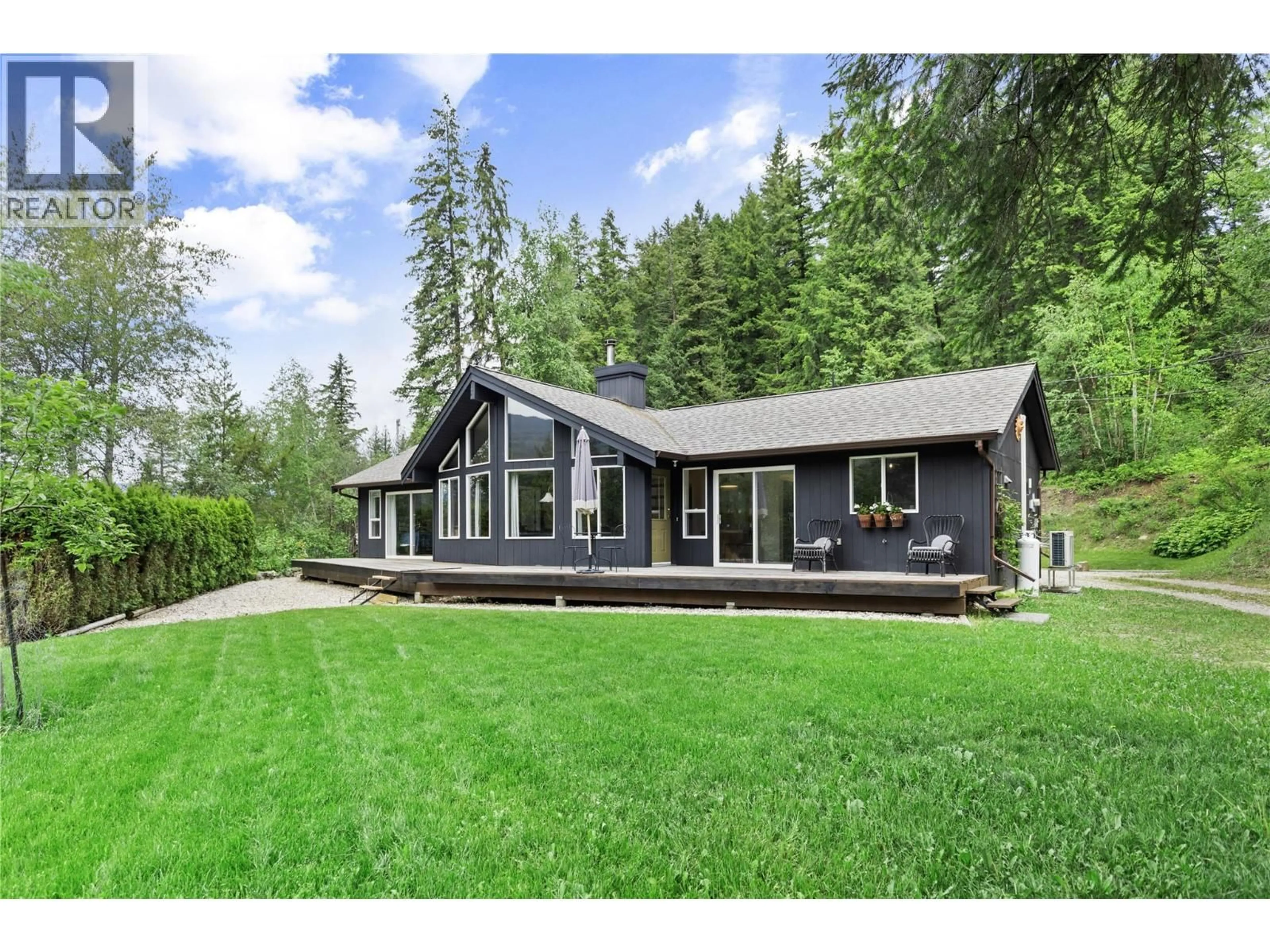 Home with vinyl exterior material, water/lake/river/ocean view for 1209 BAIN ROAD, Clearwater British Columbia V0E1N1