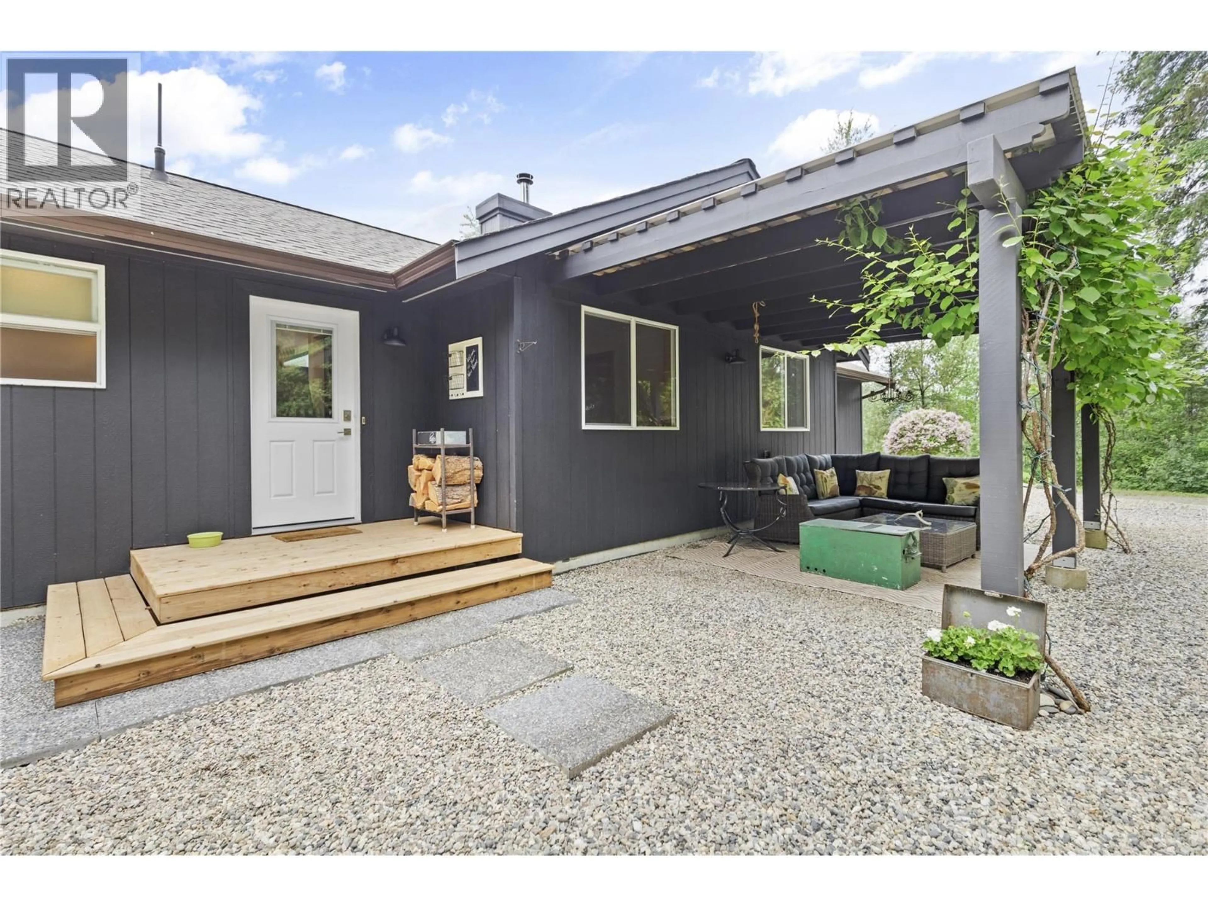 Patio, street for 1209 BAIN ROAD, Clearwater British Columbia V0E1N1