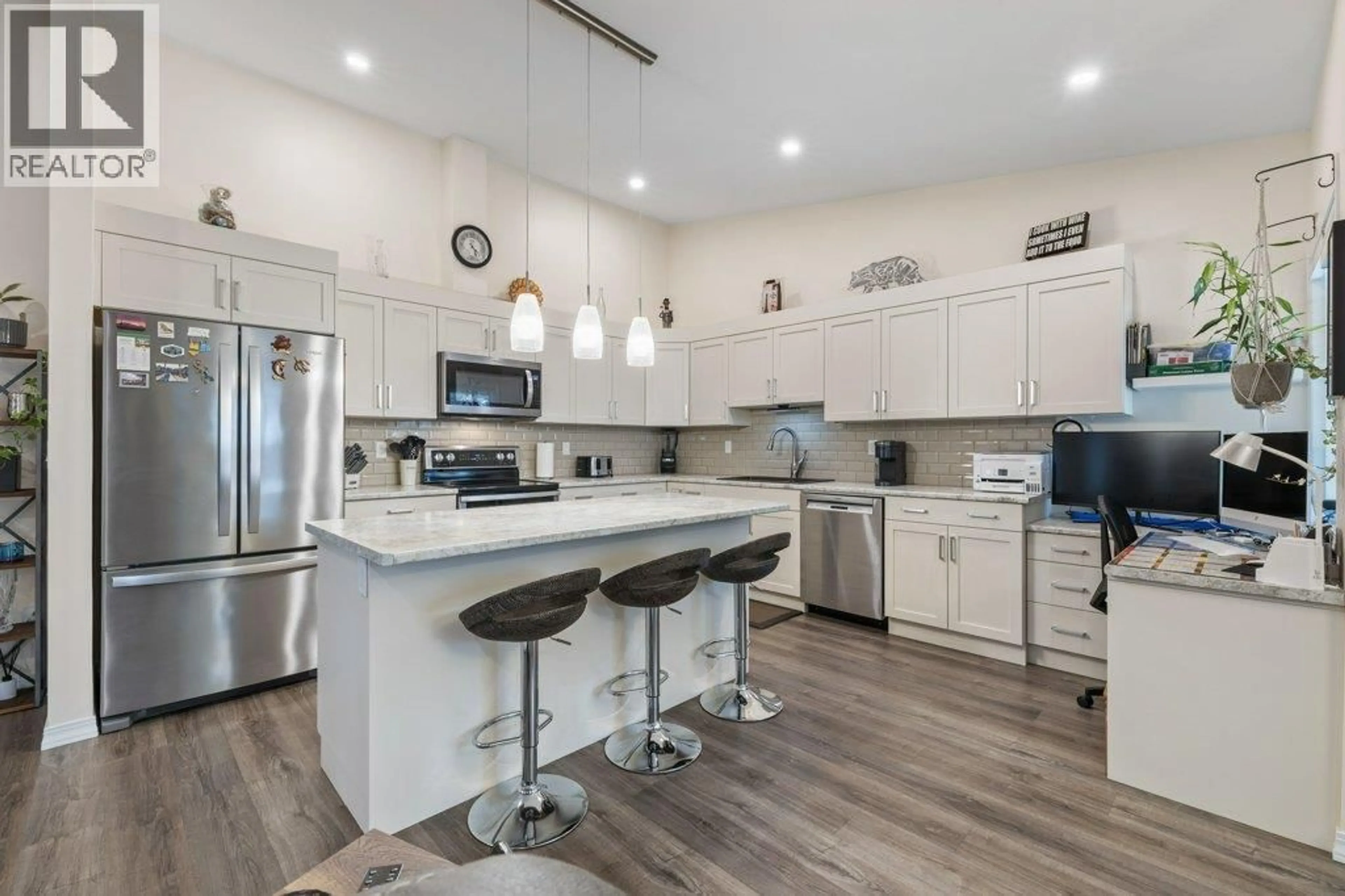 Open concept kitchen, ceramic/tile floor for 8 - 1873 PARKVIEW CRESCENT, Kelowna British Columbia V1X7G7